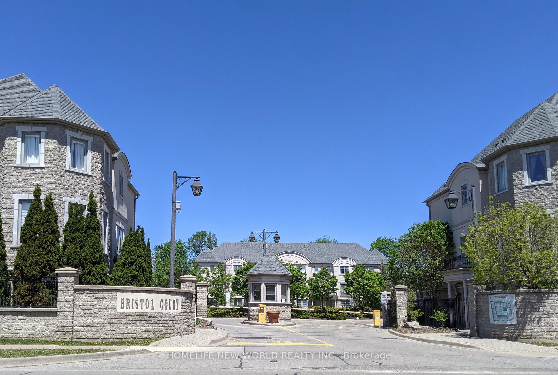 Photo 3 of Unit 38, 9133 Bayview Avenue, Richmond Hill, Doncrest — HOMEH