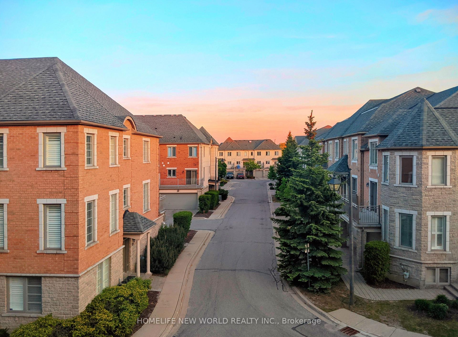 Photo 7 of Unit 38, 9133 Bayview Avenue, Richmond Hill, Doncrest — HOMEH