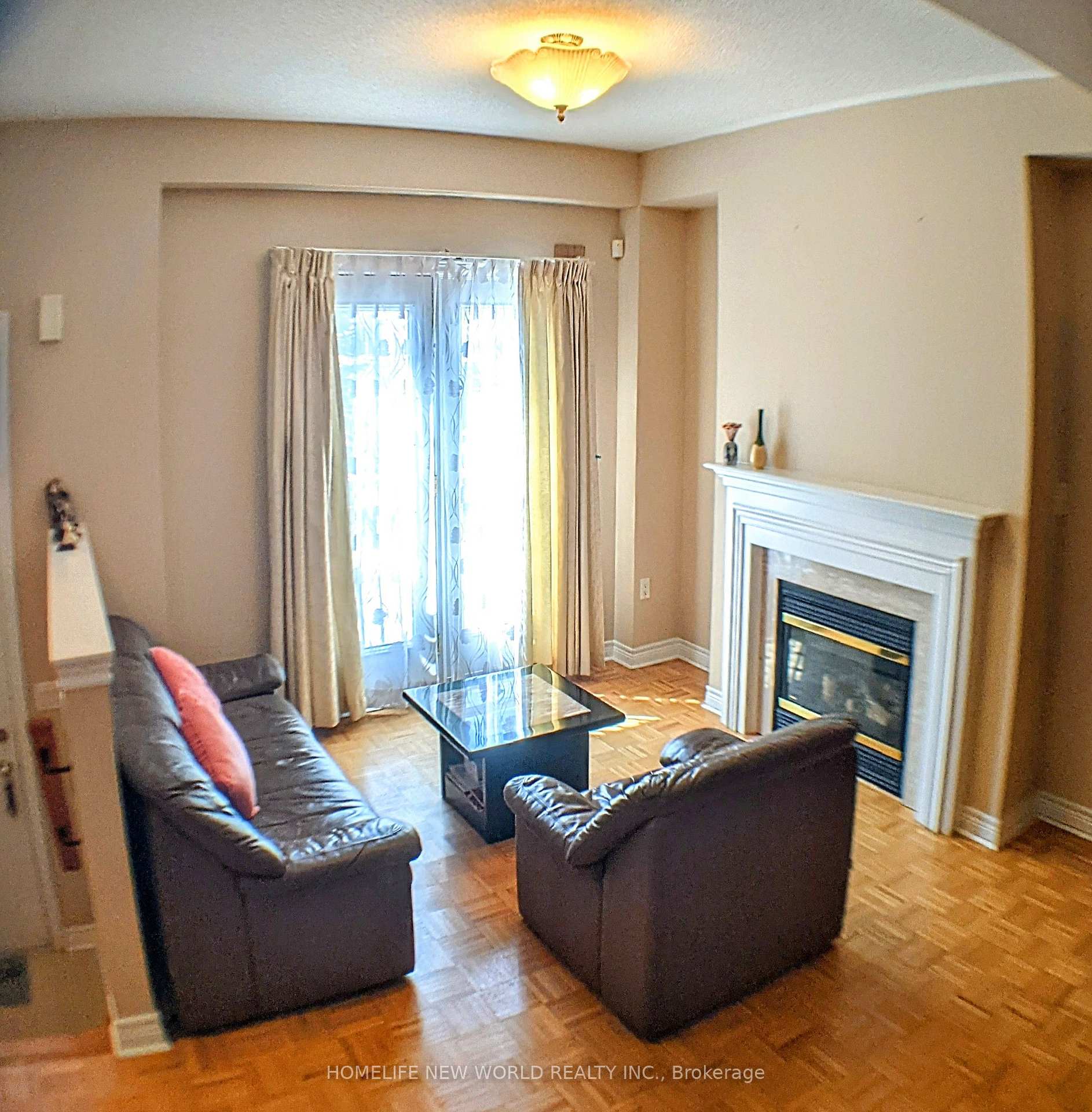 Photo 5 of Unit 38, 9133 Bayview Avenue, Richmond Hill, Doncrest — HOMEH