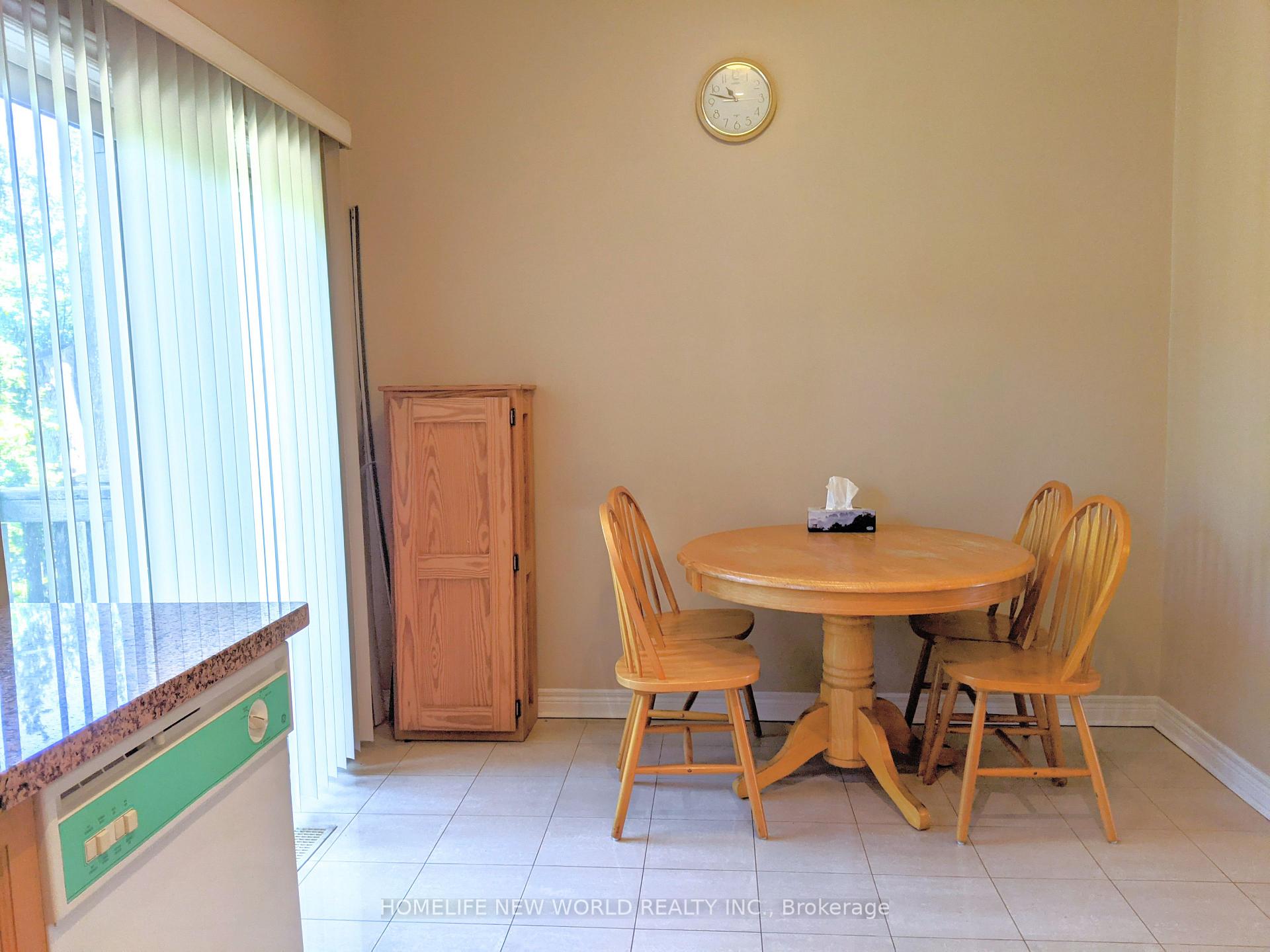 Photo 11 of Unit 38, 9133 Bayview Avenue, Richmond Hill, Doncrest — HOMEH