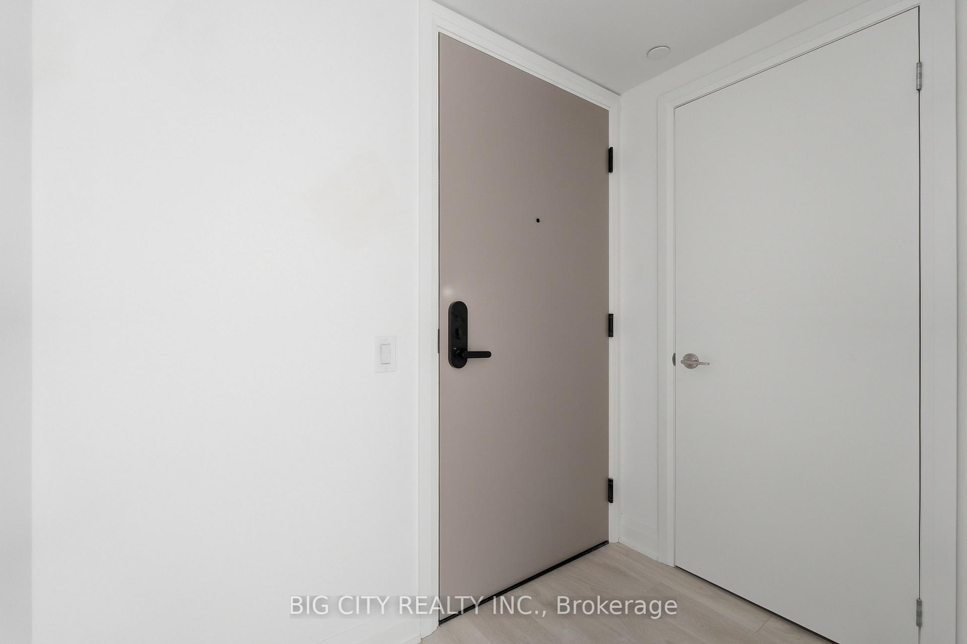 Photo 3 of Unit 1910, 25 Frederick Todd Way, Toronto, Leaside — HOMEH