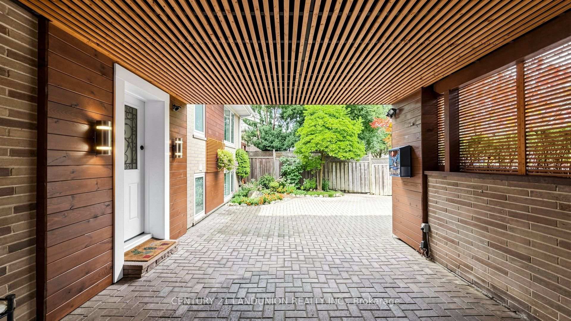 Photo 3 of 23 Benleigh Drive, Scarborough, Woburn — HOMEH