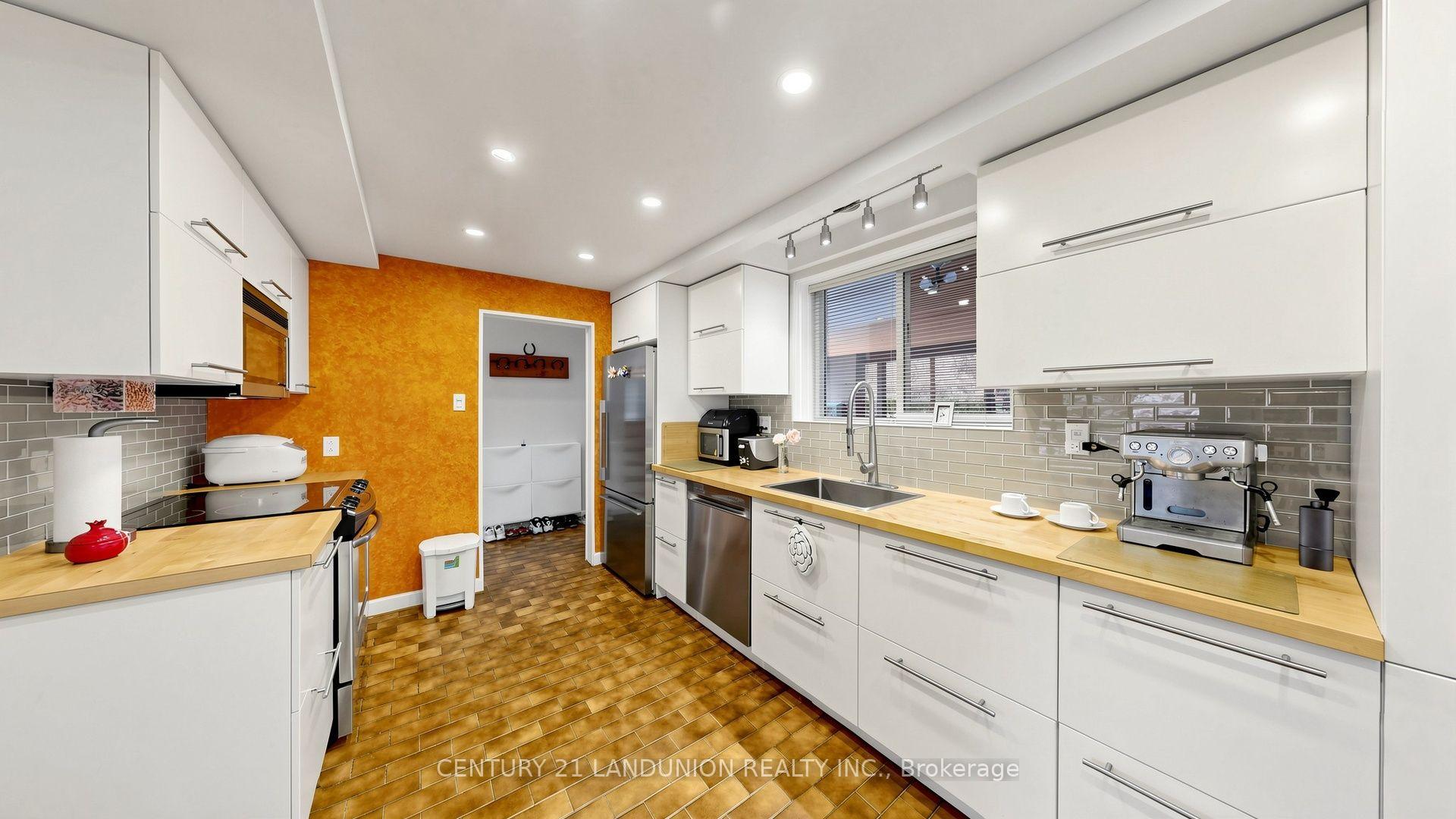 Photo 9 of 23 Benleigh Drive, Scarborough, Woburn — HOMEH