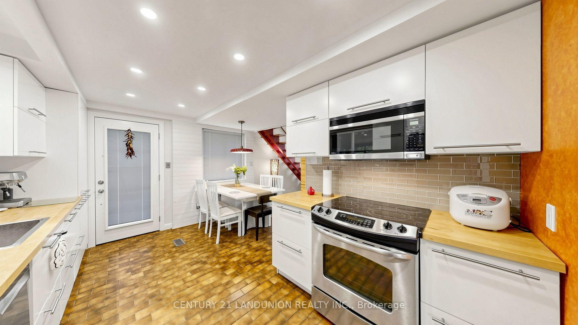 Photo 10 of 23 Benleigh Drive, Scarborough, Woburn — HOMEH