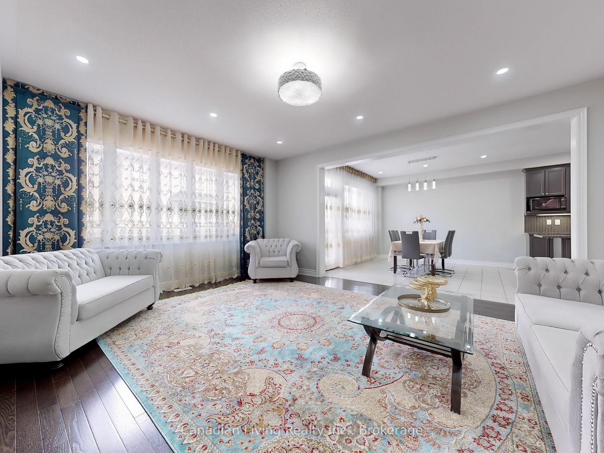 Photo 4 of 283 John Davis Gate, Whitchurch-Stouffville, Stouffville — HOMEH
