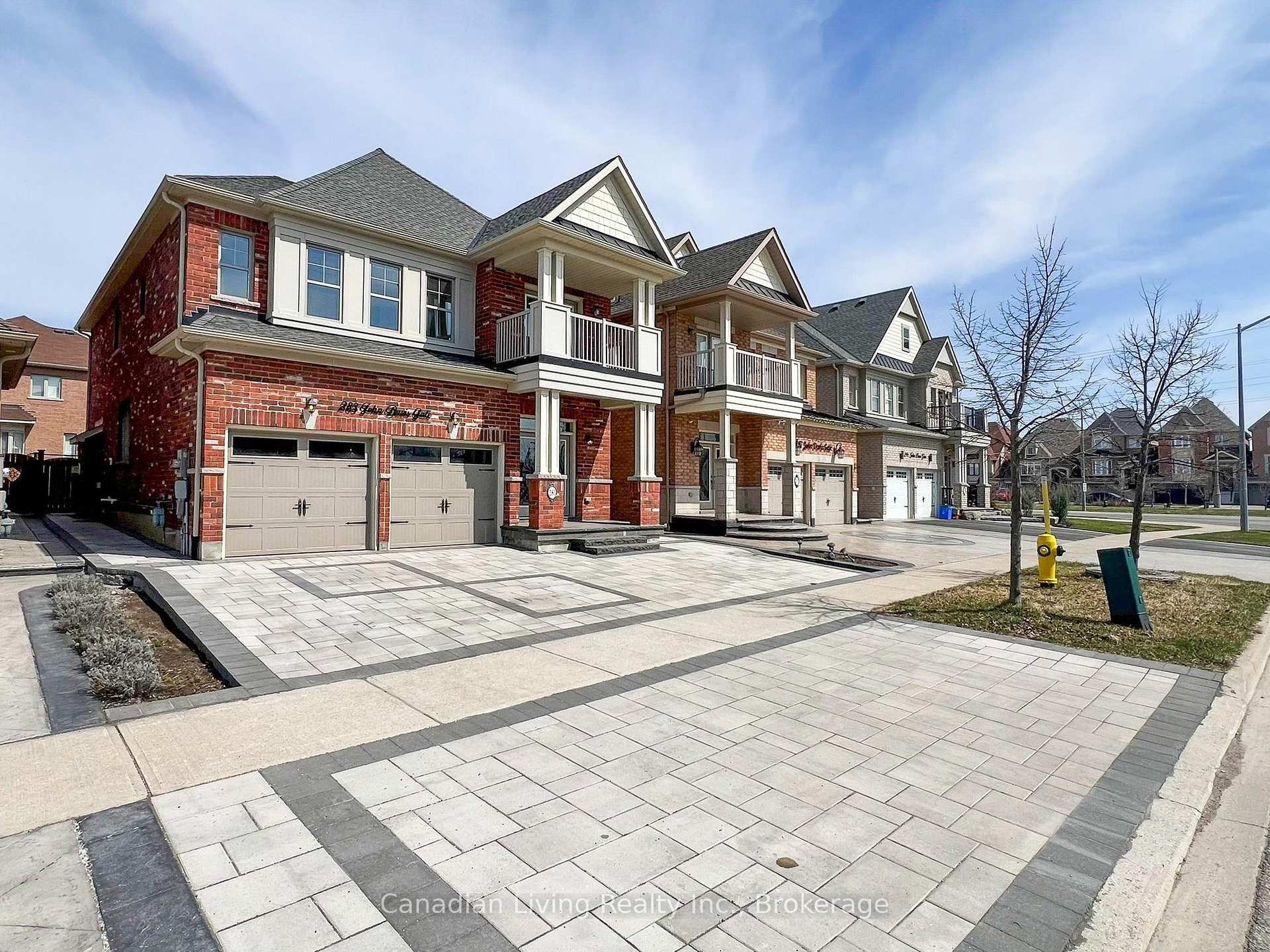Photo 2 of 283 John Davis Gate, Whitchurch-Stouffville, Stouffville — HOMEH