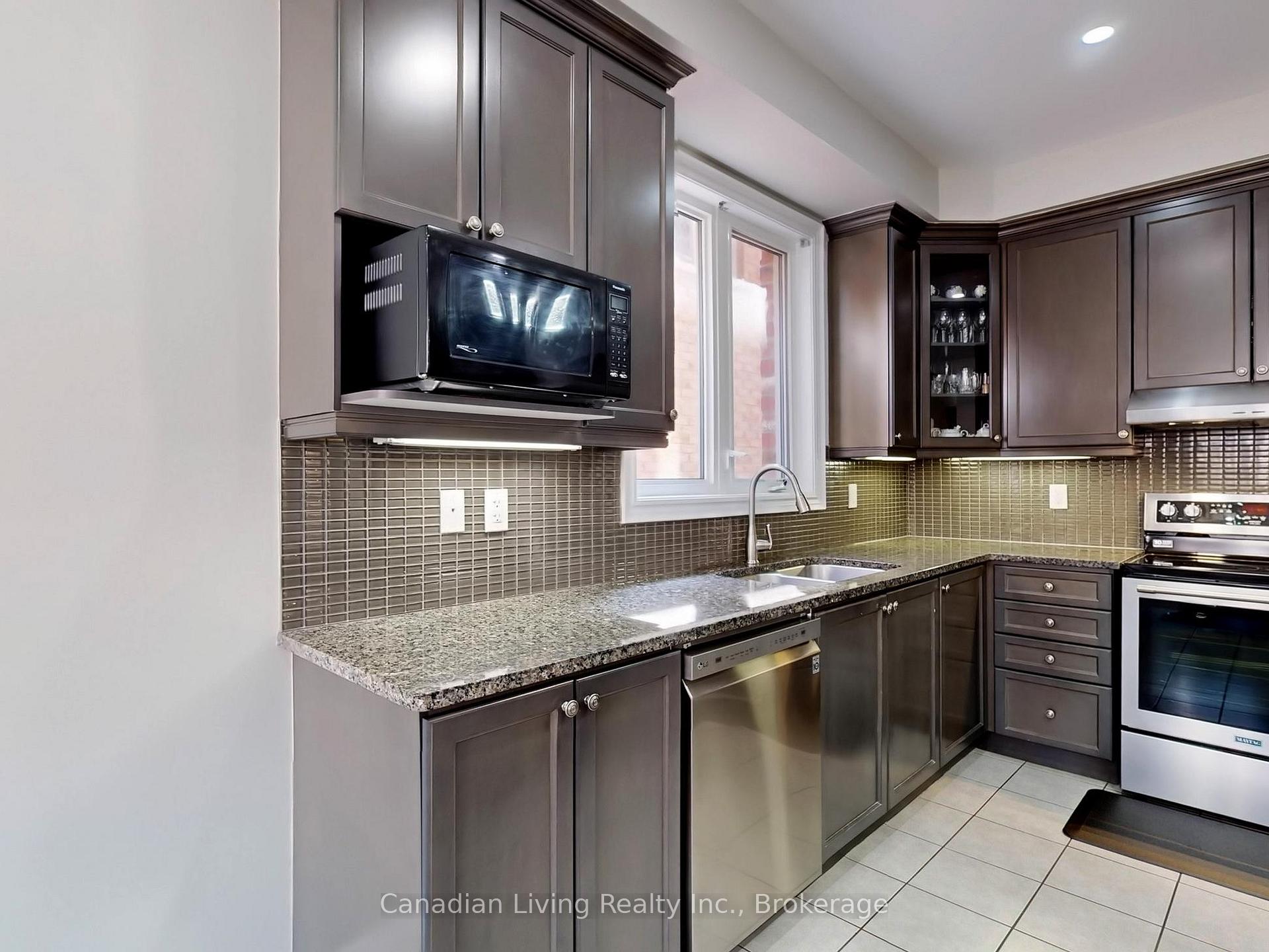 Photo 12 of 283 John Davis Gate, Whitchurch-Stouffville, Stouffville — HOMEH