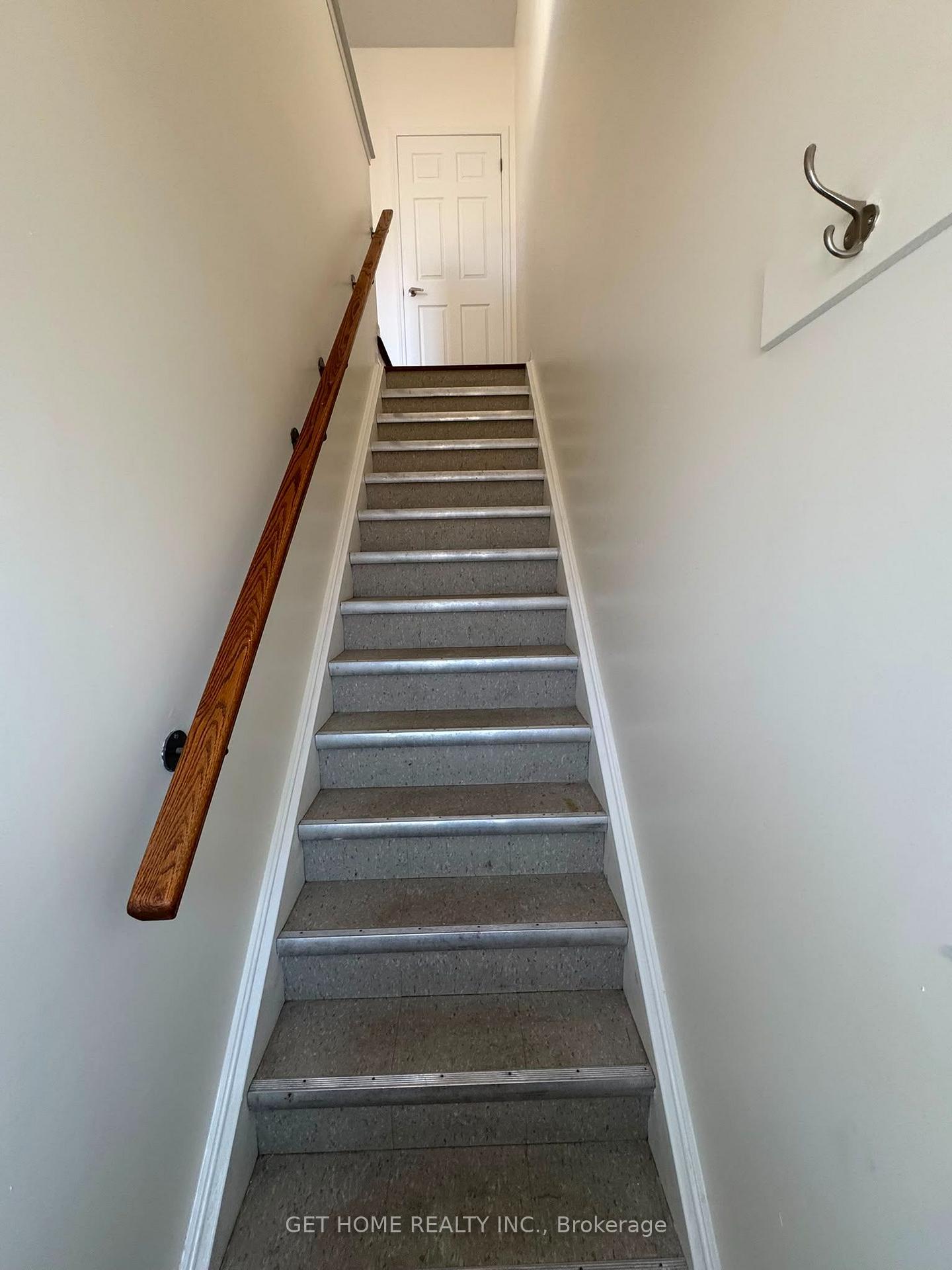 Photo 2 of 5 Raven Cross Avenue, Markham, Cornell — HOMEH