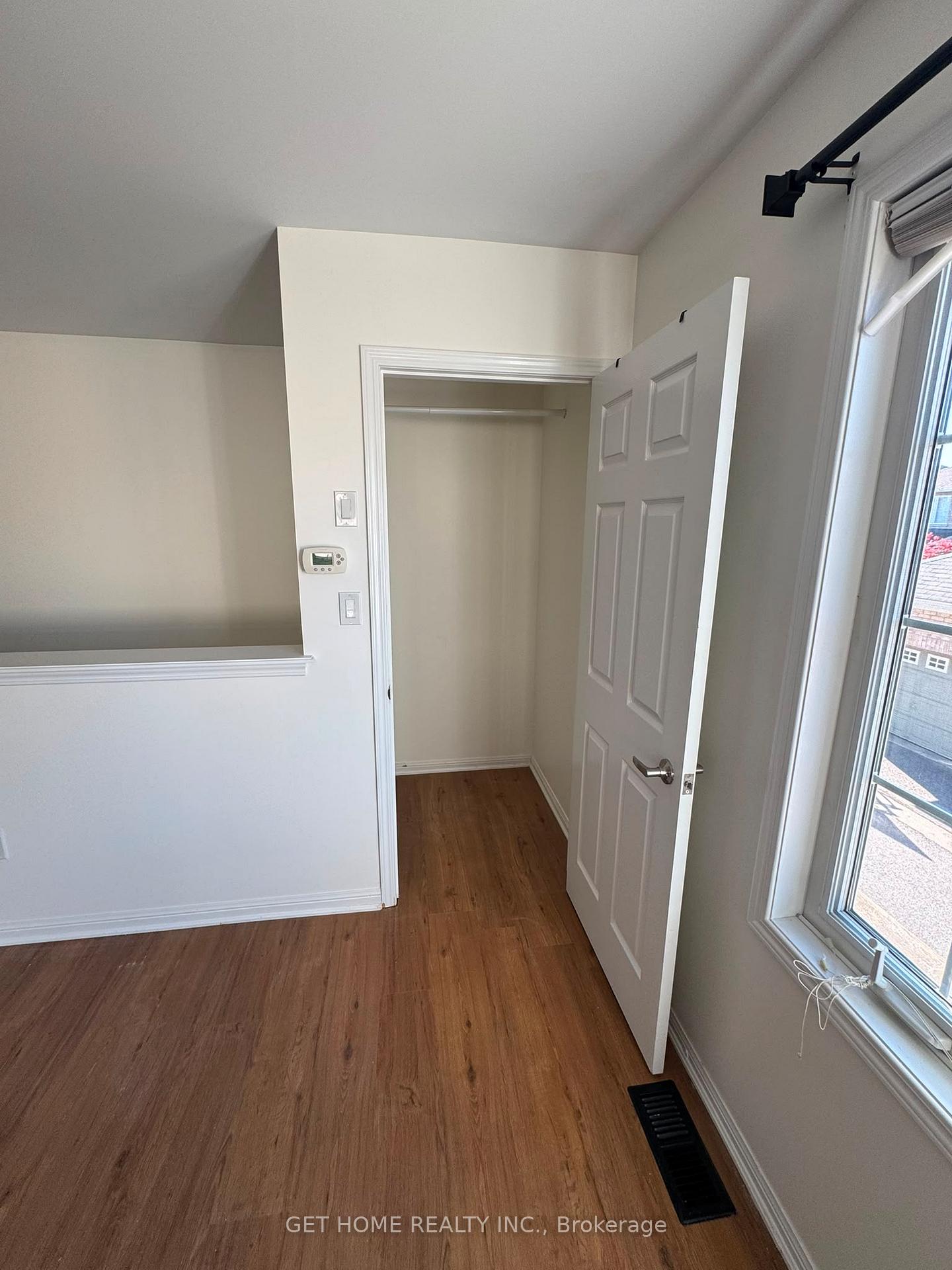 Photo 10 of 5 Raven Cross Avenue, Markham, Cornell — HOMEH