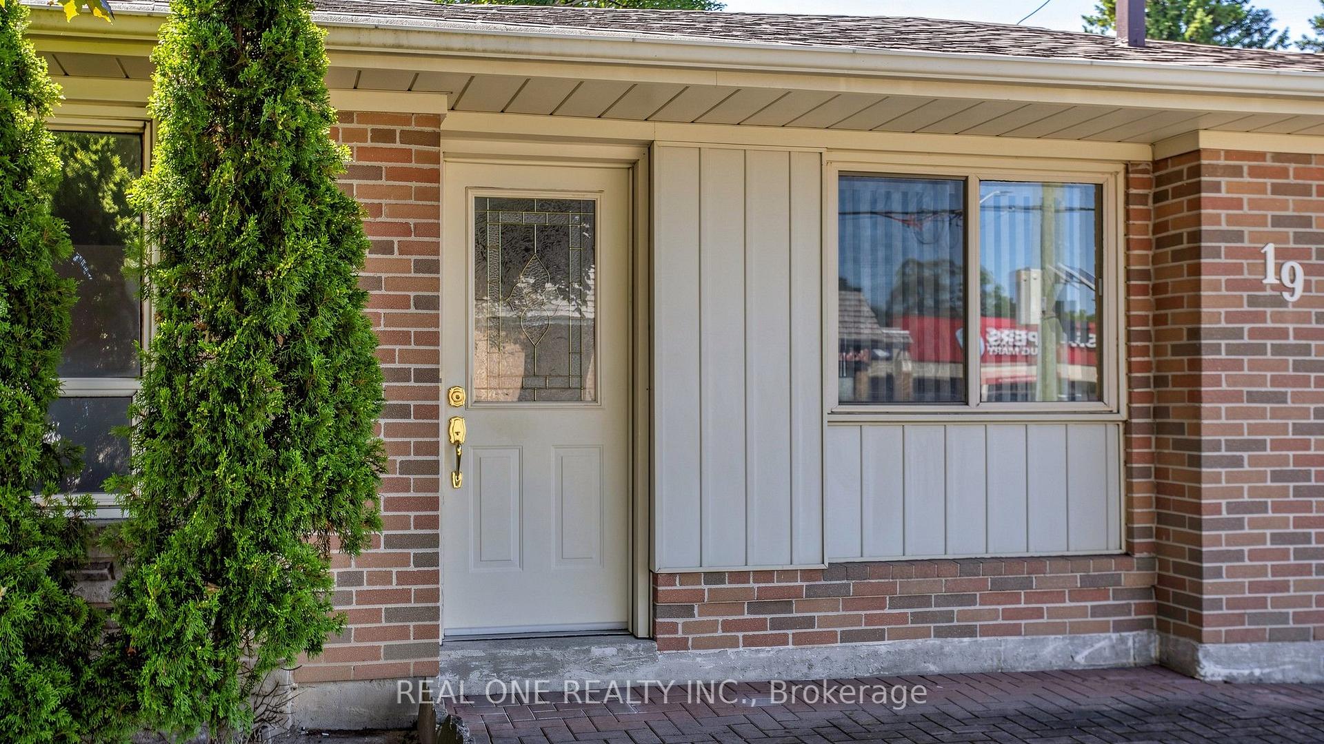 Photo 2 of 19 Nymark Avenue, North York, Don Valley Village — HOMEH