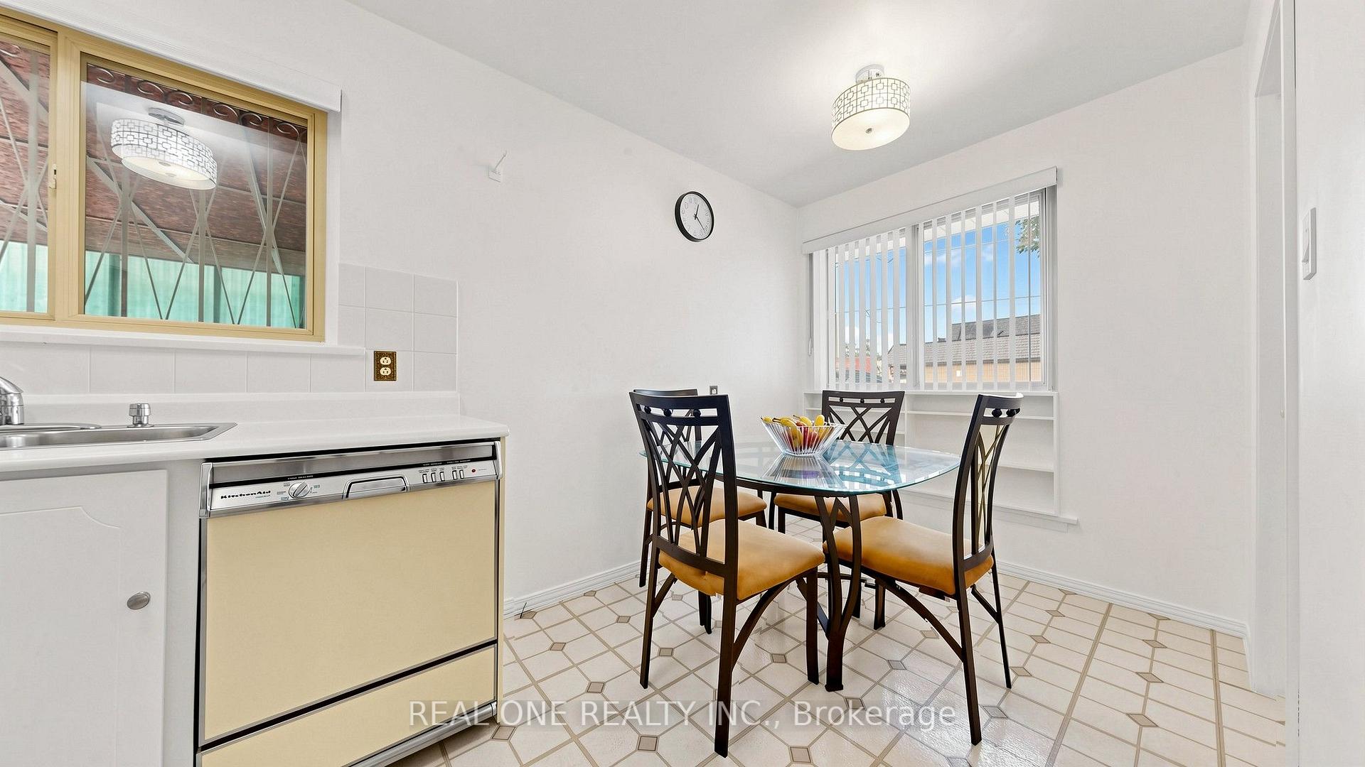 Photo 14 of 19 Nymark Avenue, North York, Don Valley Village — HOMEH