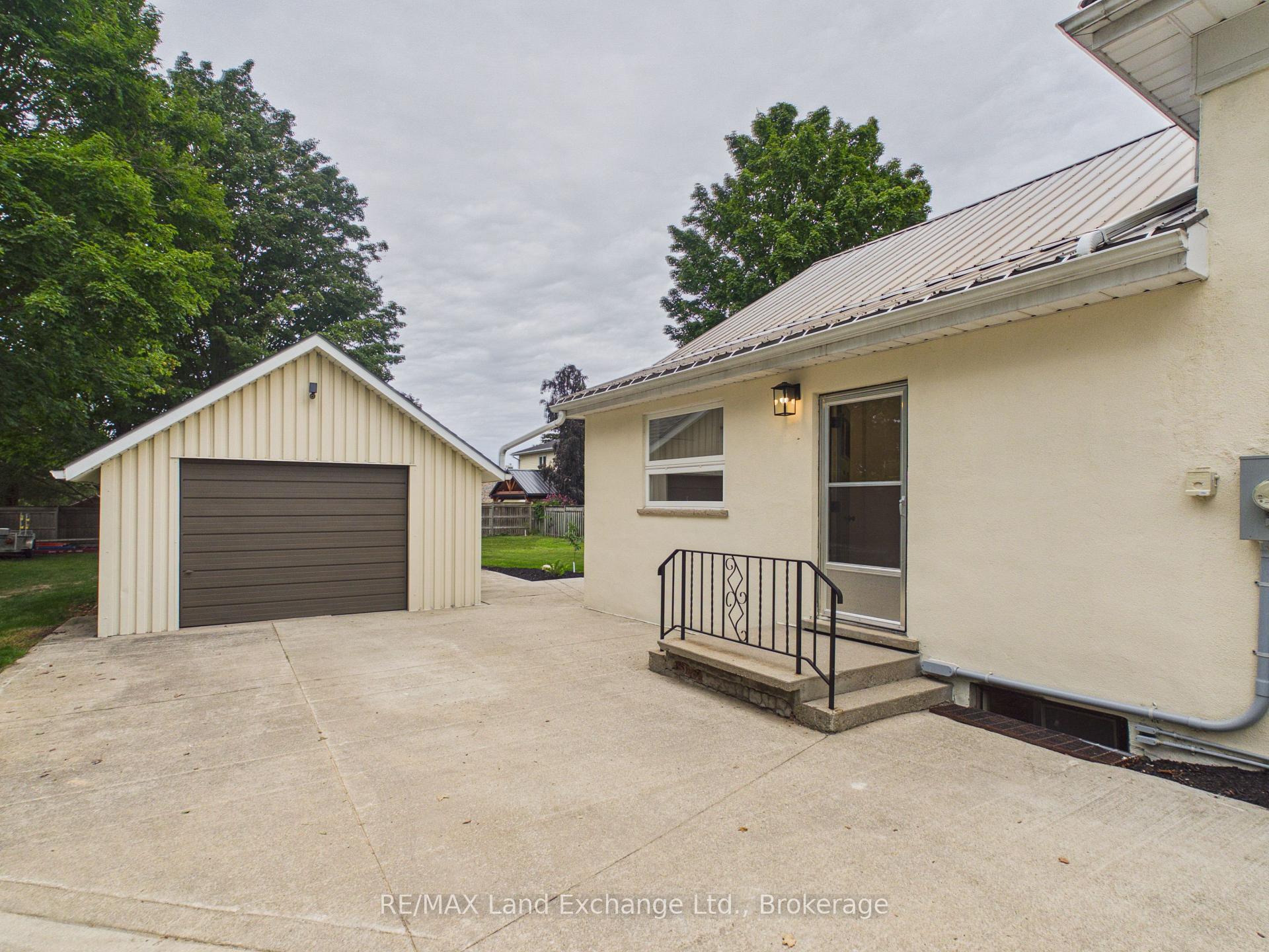 Photo 3 of 550 Queen Street, Kincardine — HOMEH