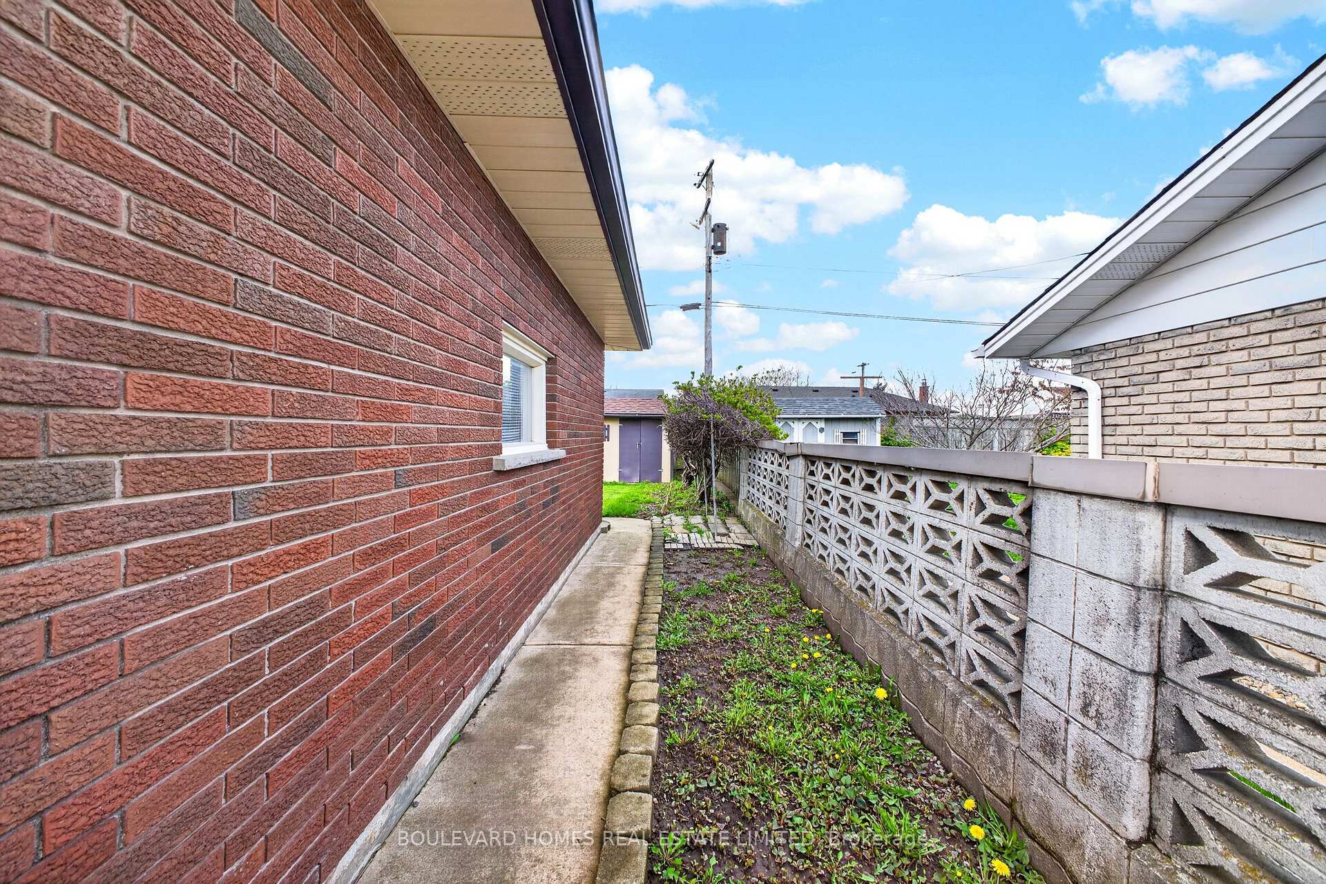 Photo 6 of 66 Watt Avenue, Welland, Lincoln/Crowland — HOMEH