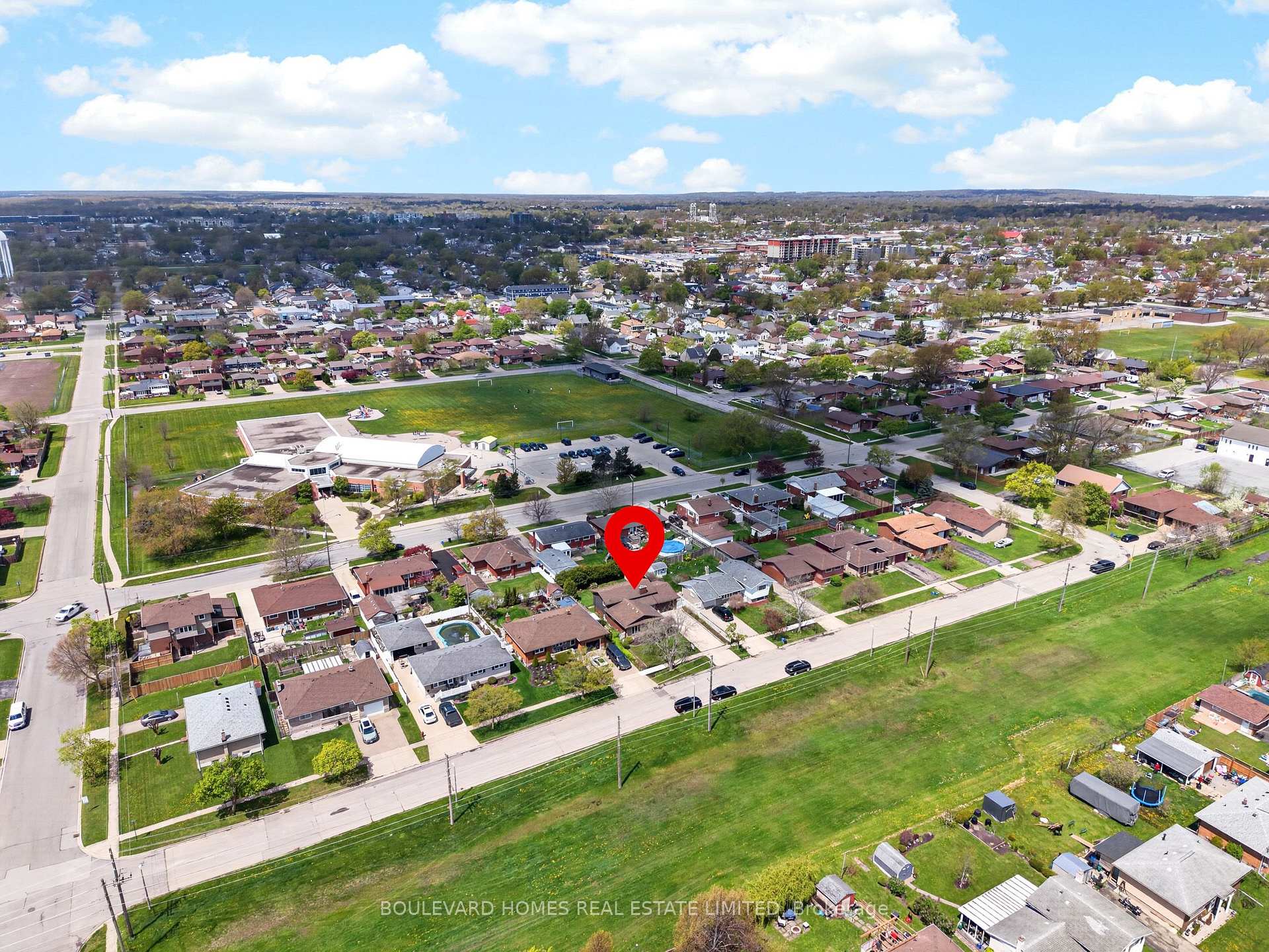 Photo 43 of 66 Watt Avenue, Welland, Lincoln/Crowland — HOMEH