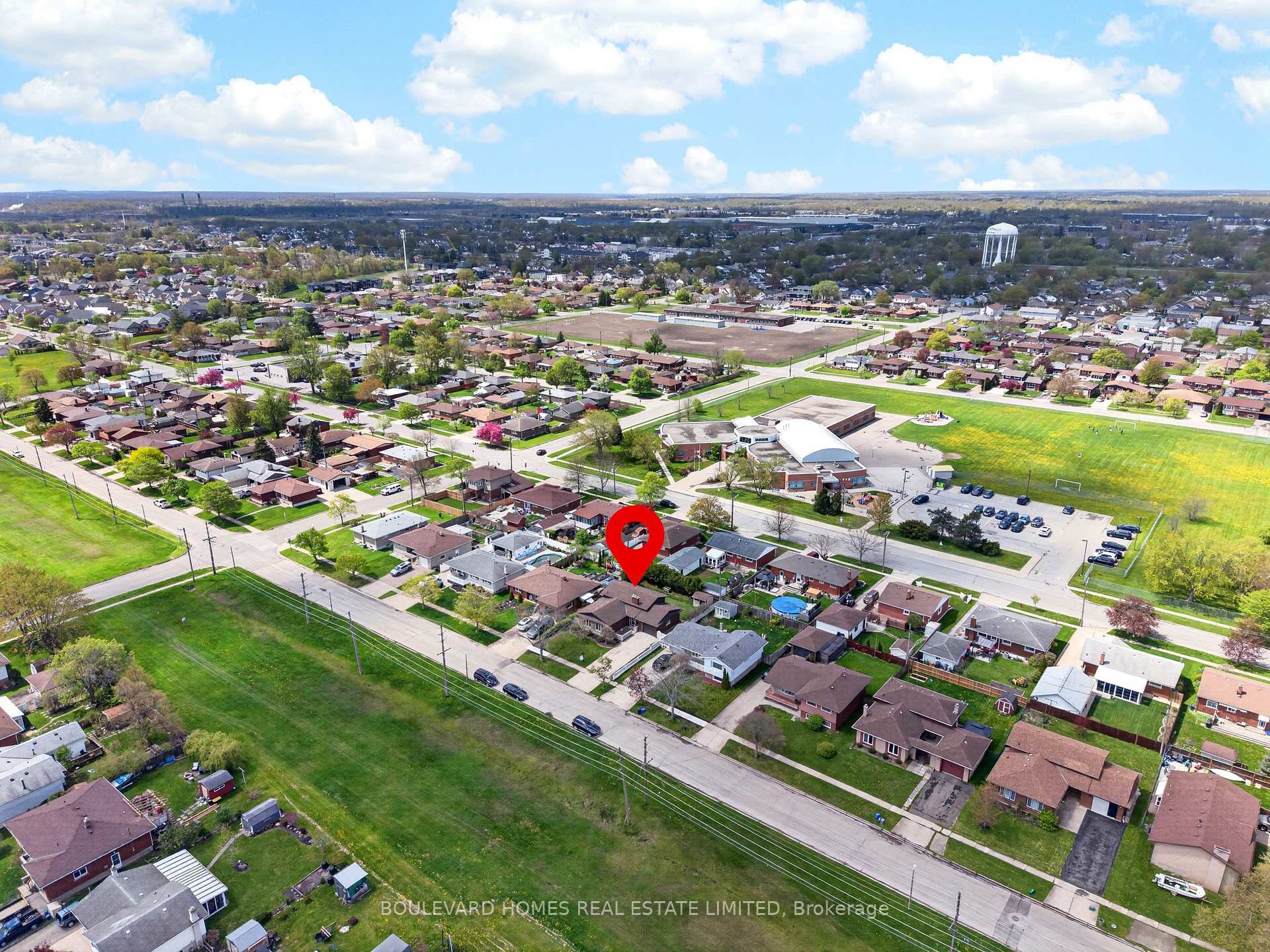 Photo 44 of 66 Watt Avenue, Welland, Lincoln/Crowland — HOMEH