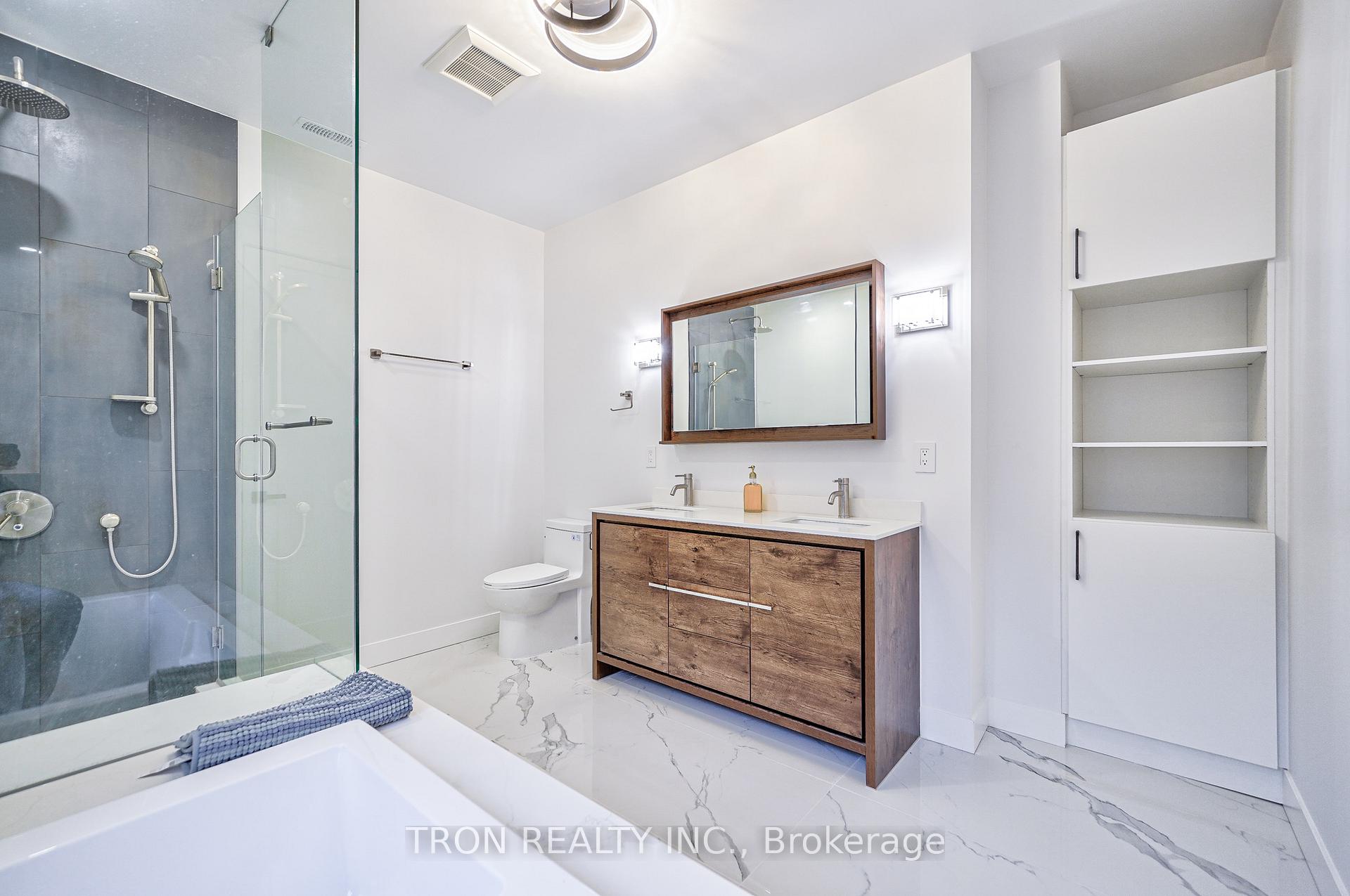 Photo 23 of 38 Uno Drive, Etobicoke, Stonegate-Queensway — HOMEH
