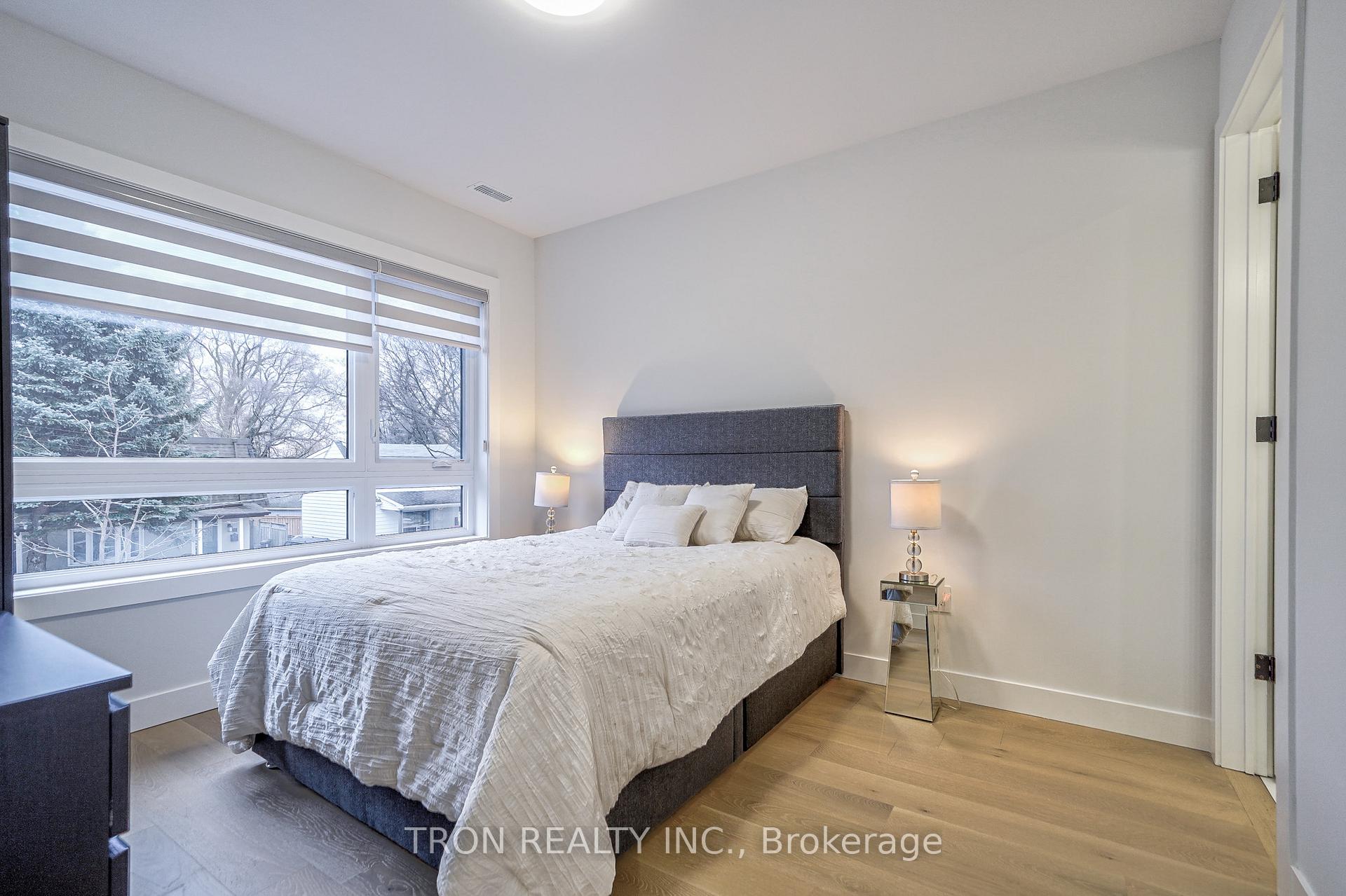 Photo 25 of 38 Uno Drive, Etobicoke, Stonegate-Queensway — HOMEH