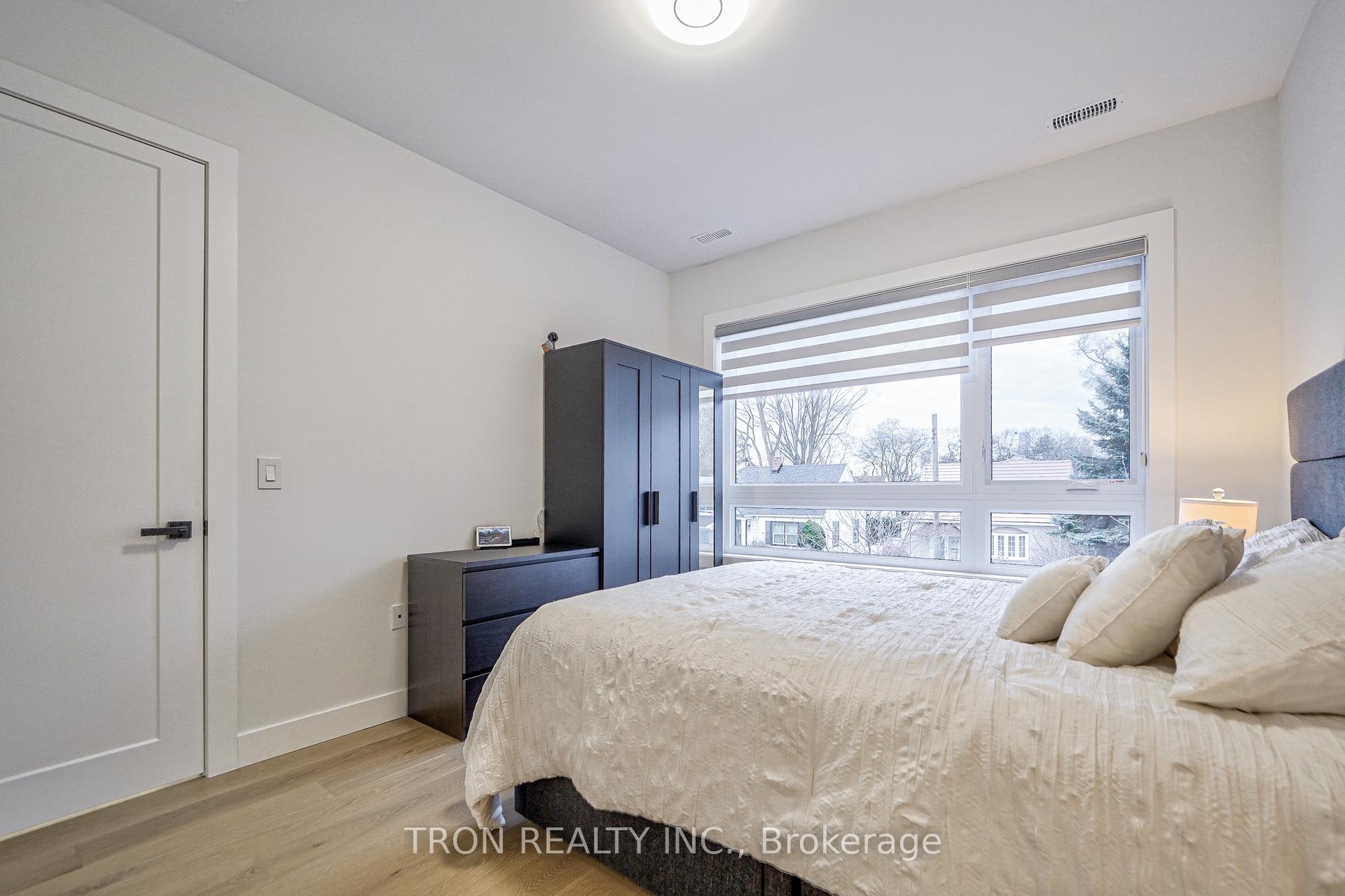 Photo 27 of 38 Uno Drive, Etobicoke, Stonegate-Queensway — HOMEH