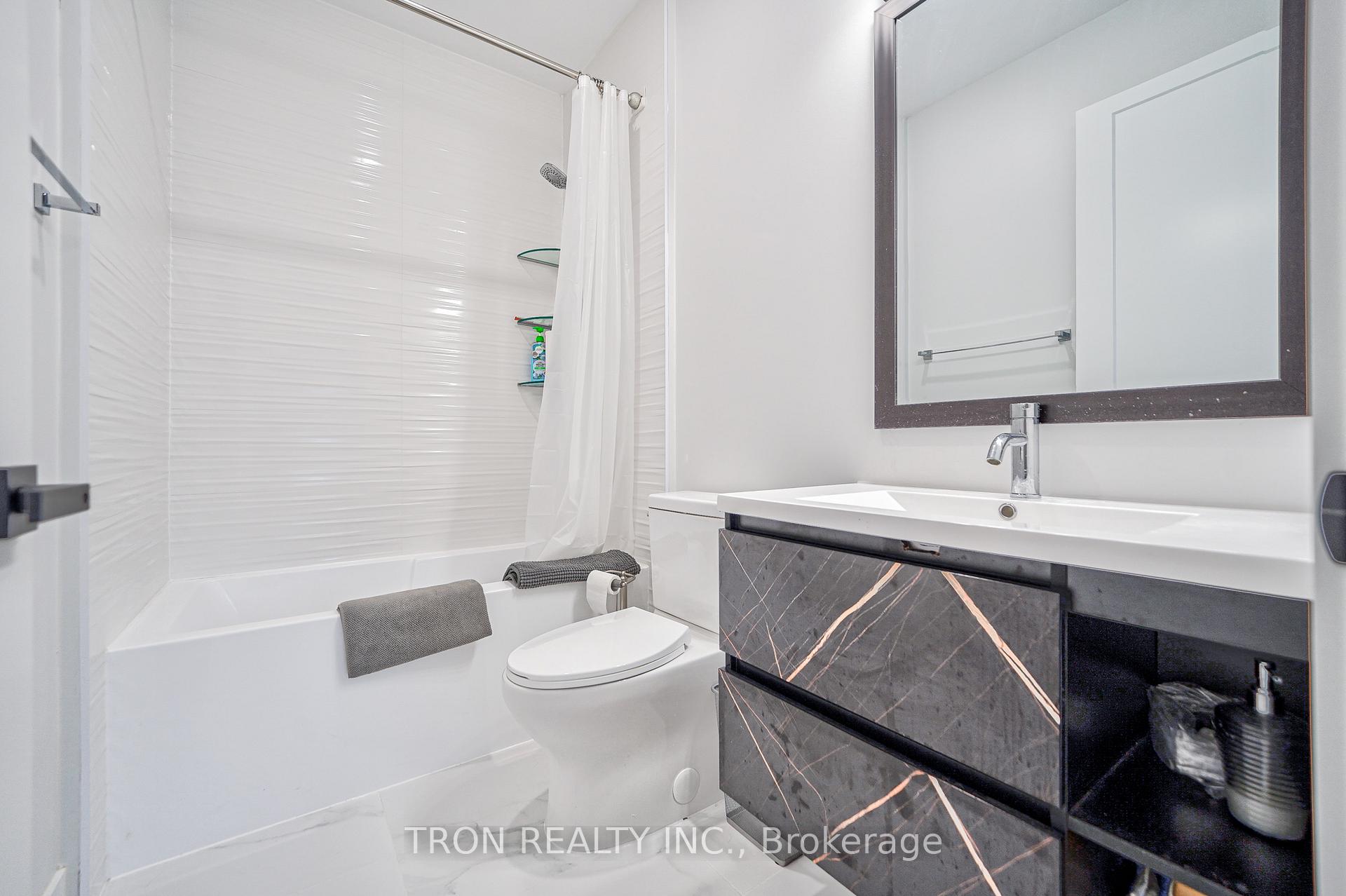 Photo 28 of 38 Uno Drive, Etobicoke, Stonegate-Queensway — HOMEH