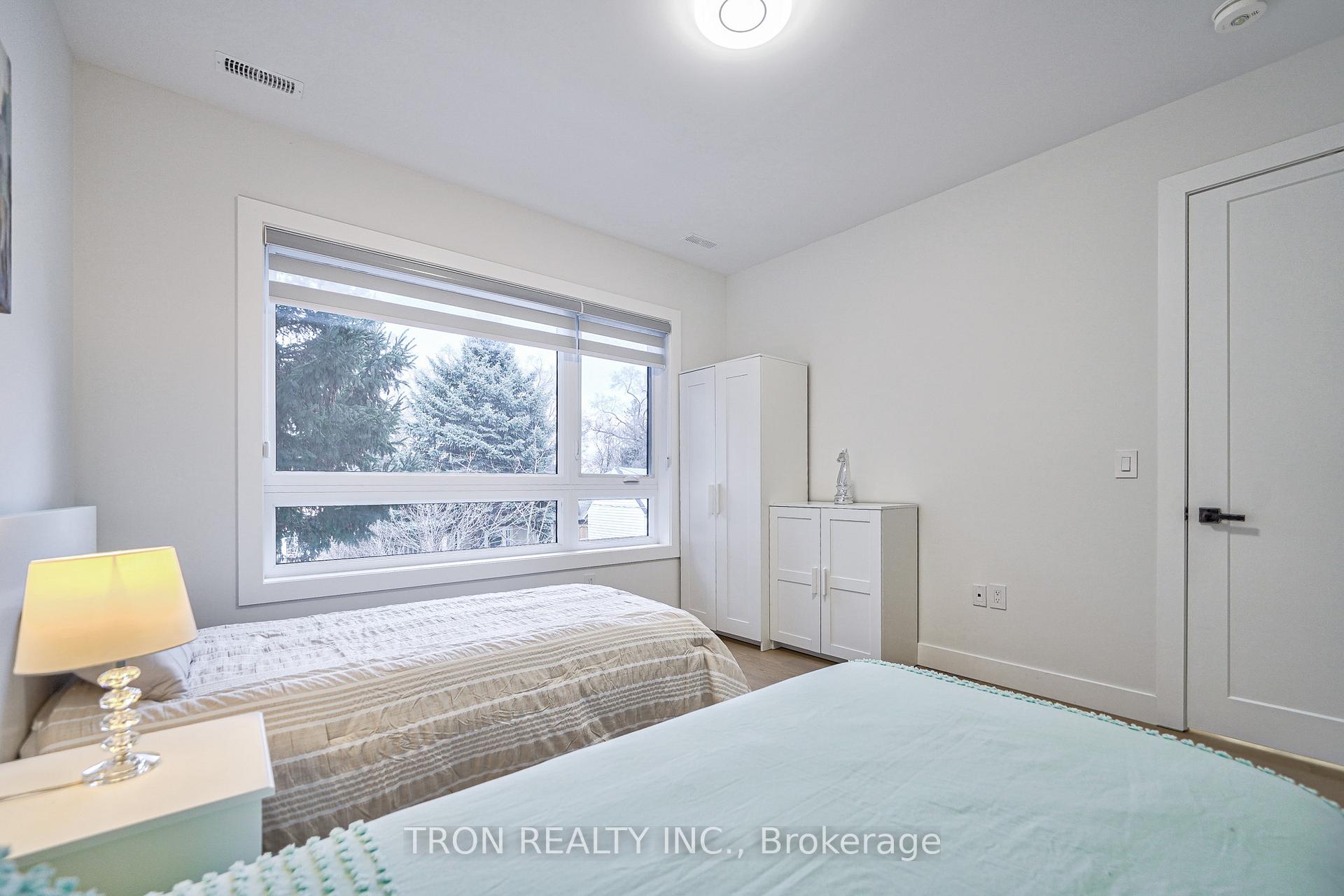 Photo 30 of 38 Uno Drive, Etobicoke, Stonegate-Queensway — HOMEH