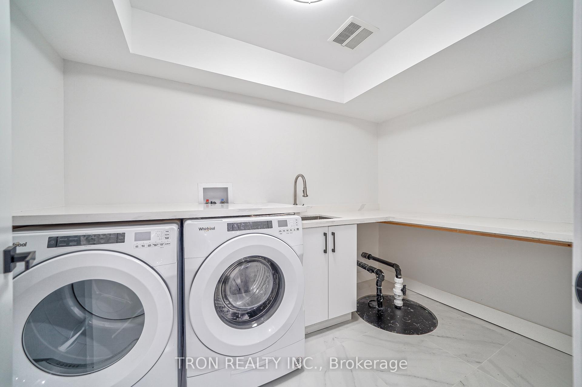 Photo 34 of 38 Uno Drive, Etobicoke, Stonegate-Queensway — HOMEH