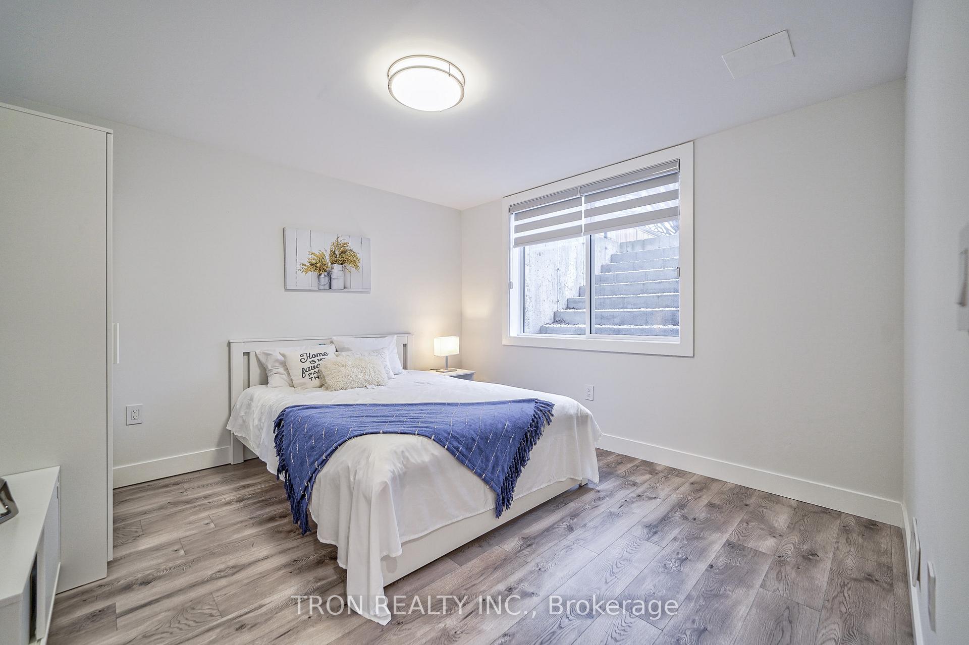 Photo 37 of 38 Uno Drive, Etobicoke, Stonegate-Queensway — HOMEH