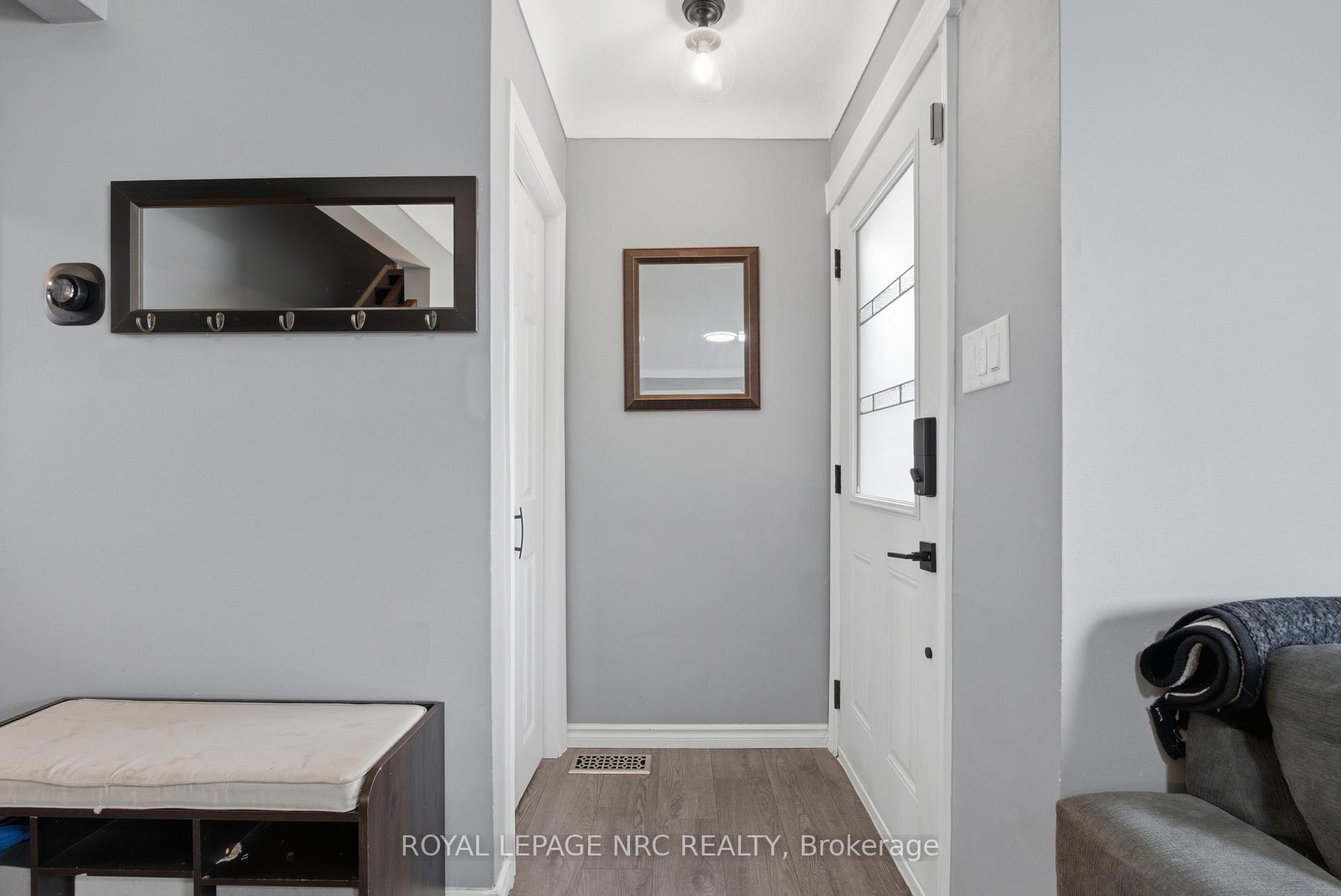 Photo 4 of 8458 Willoughby Drive, Niagara Falls, Chippawa — HOMEH