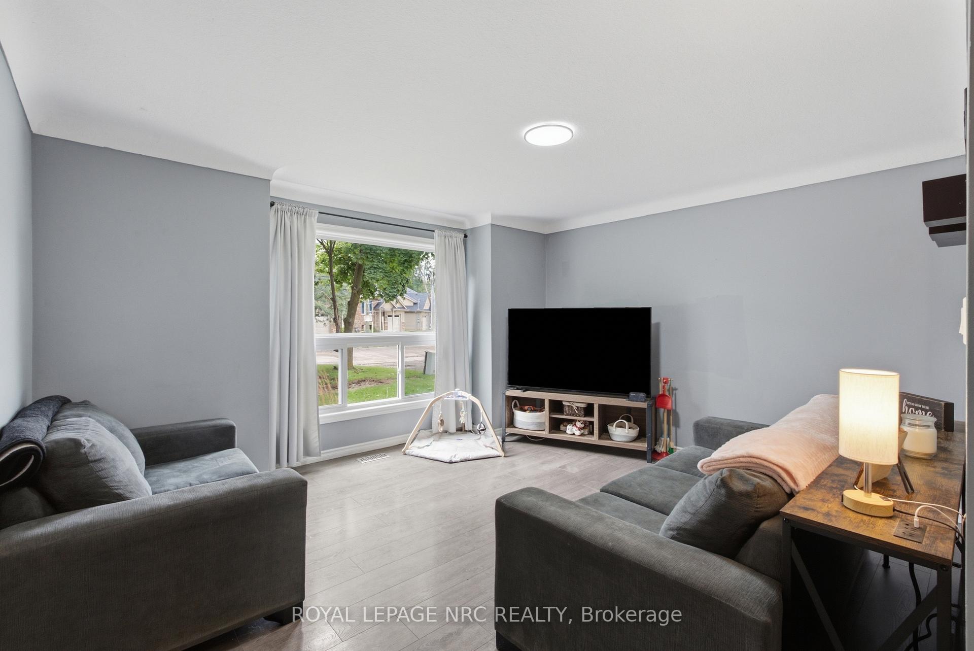 Photo 7 of 8458 Willoughby Drive, Niagara Falls, Chippawa — HOMEH