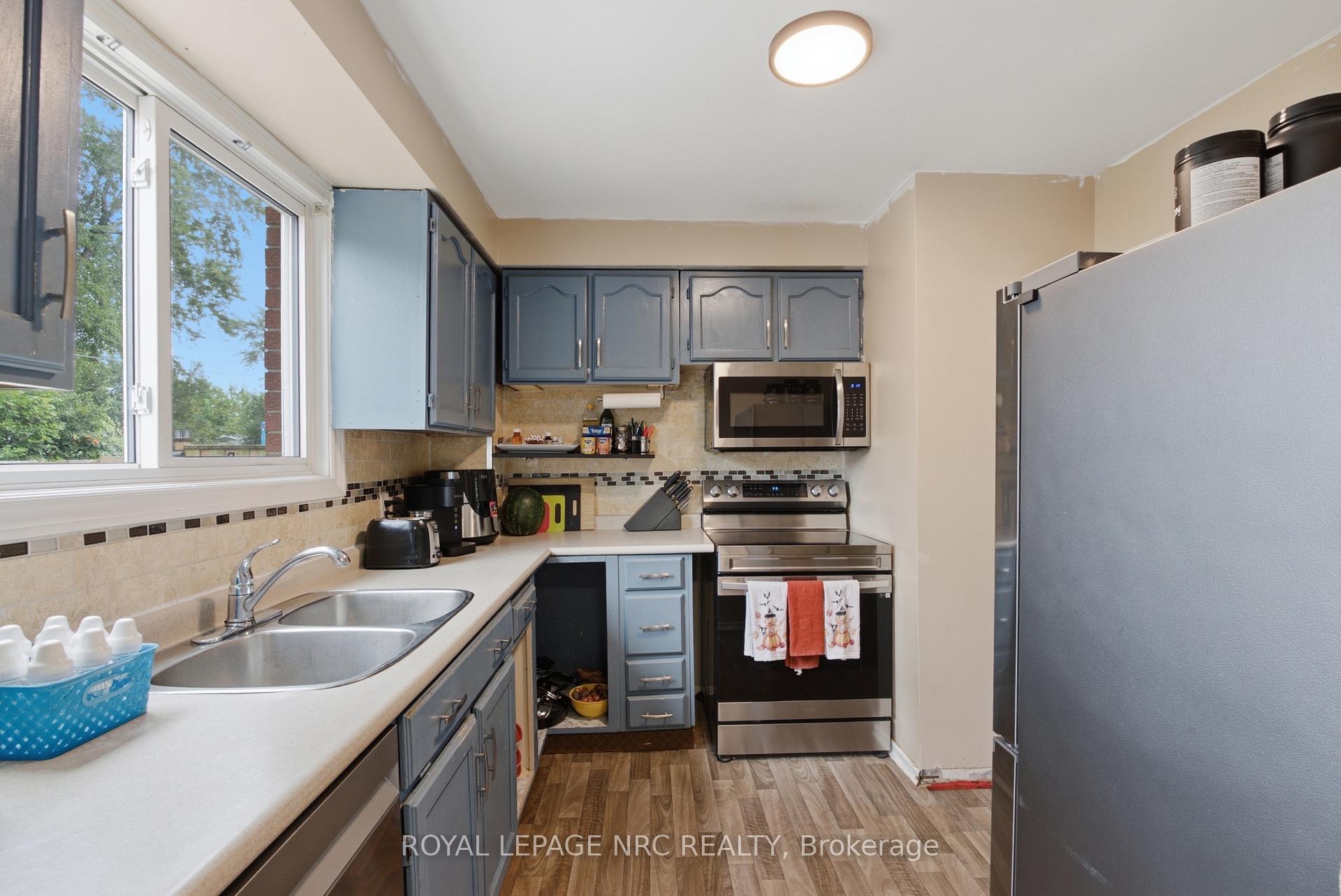 Photo 10 of 8458 Willoughby Drive, Niagara Falls, Chippawa — HOMEH