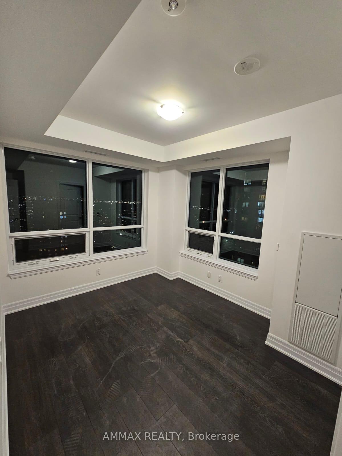 Photo 3 of 30 Elm Drive W, Mississauga, Fairview — HOMEH