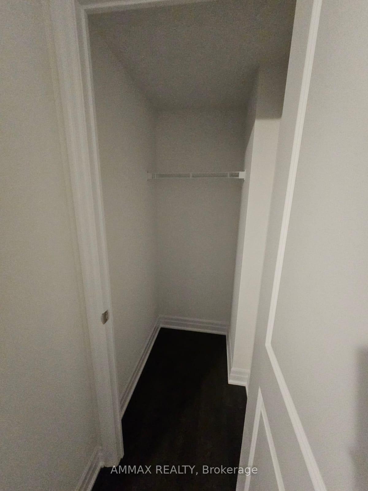 Photo 7 of 30 Elm Drive W, Mississauga, Fairview — HOMEH