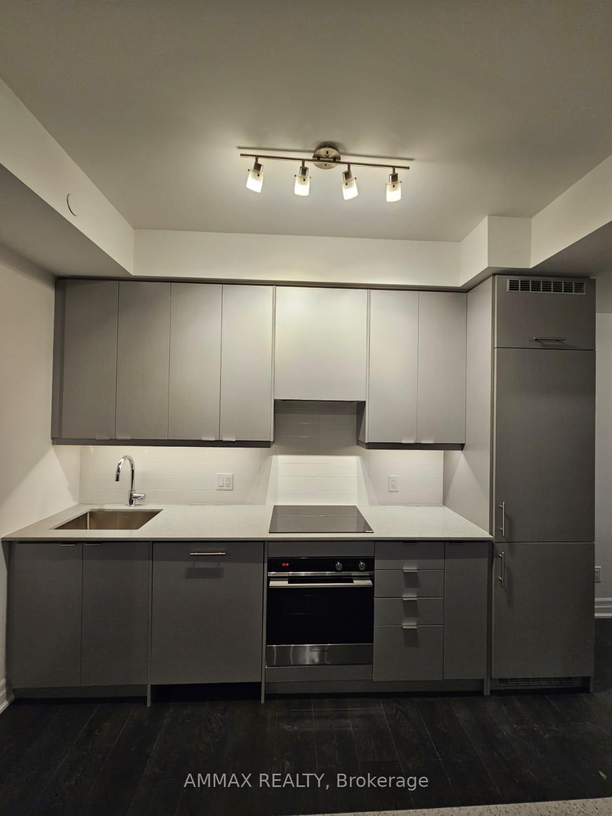 Photo 9 of 30 Elm Drive W, Mississauga, Fairview — HOMEH