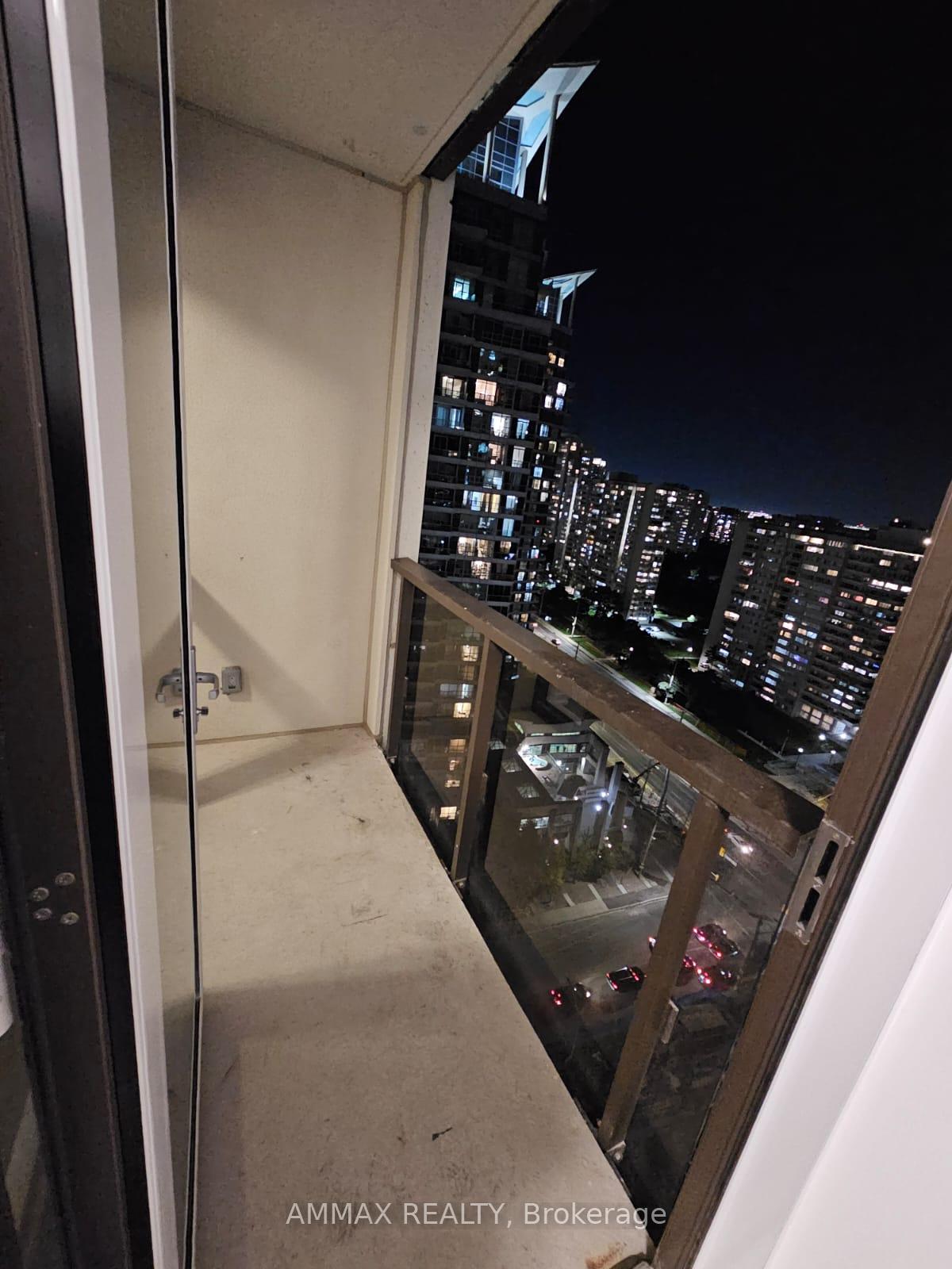 Photo 11 of 30 Elm Drive W, Mississauga, Fairview — HOMEH