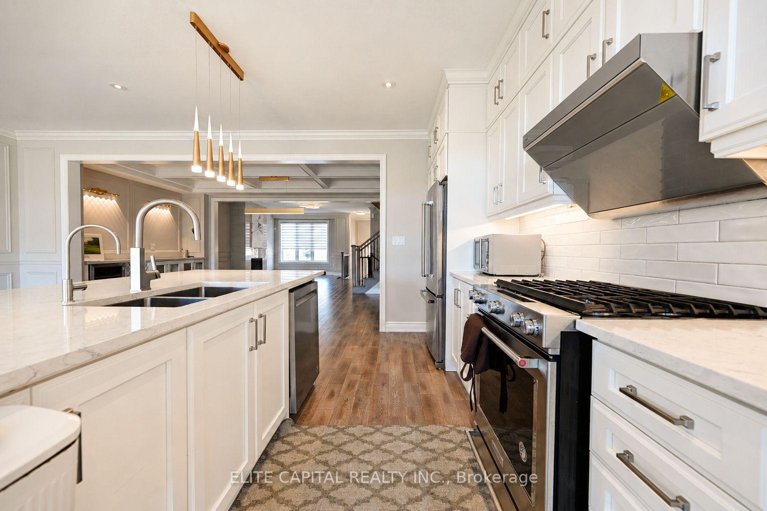 Photo 7 of 85 William Durie Way, North York, Newtonbrook West — HOMEH