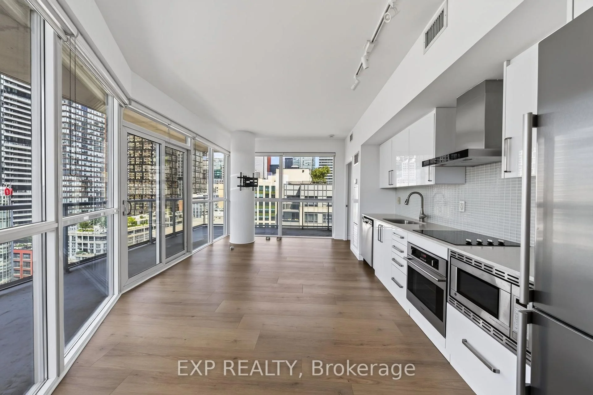 Photo 16 of Unit 1916, 352 Front Street W, Toronto, Waterfront Communities — HOMEH