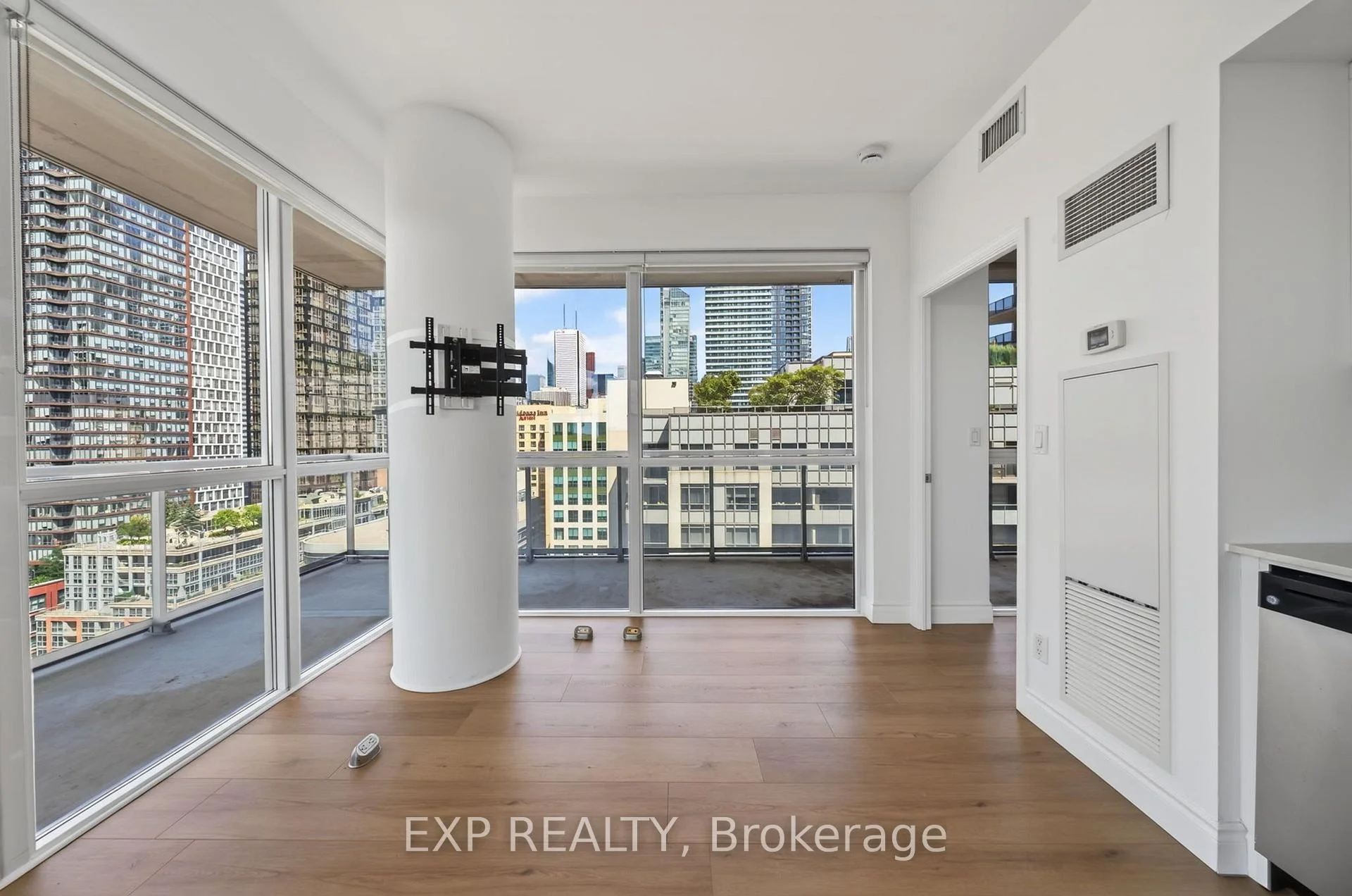 Photo 21 of Unit 1916, 352 Front Street W, Toronto, Waterfront Communities — HOMEH