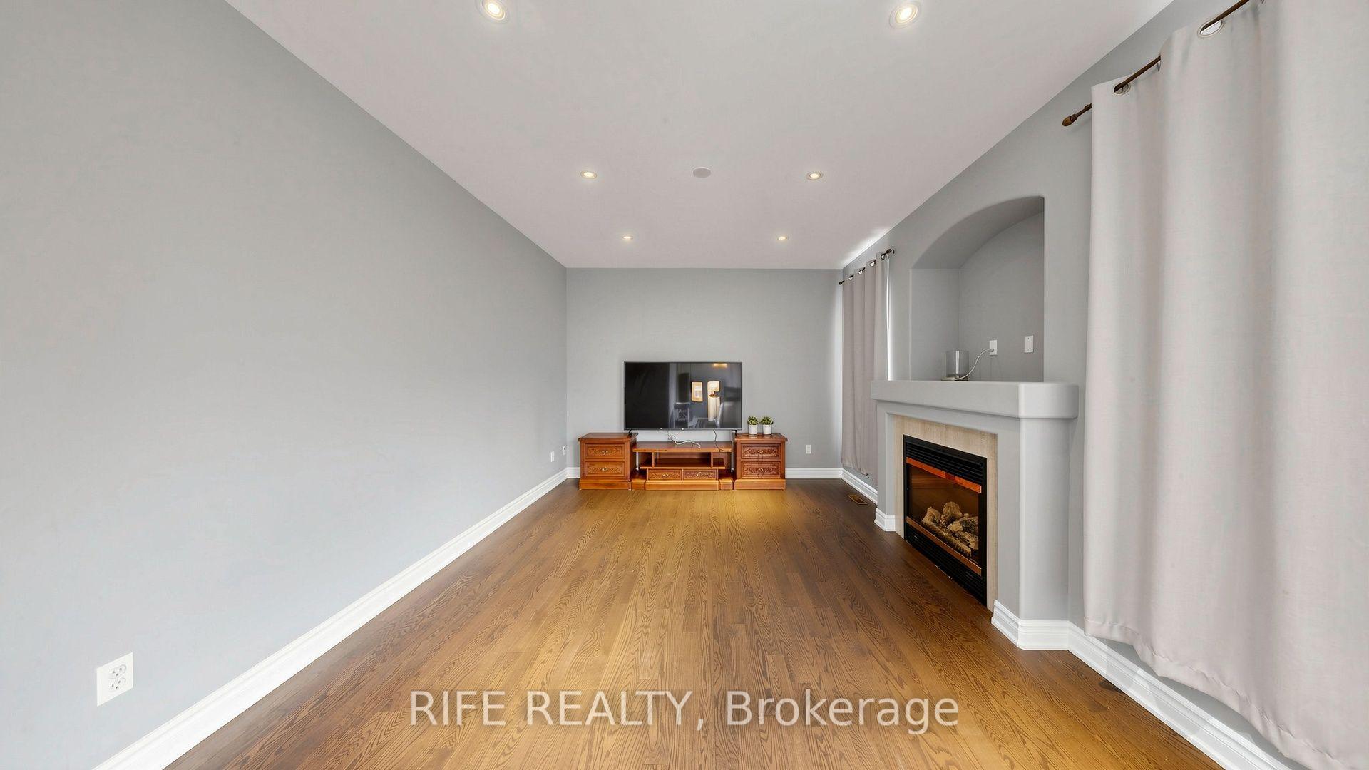 Photo 5 of 100 Castlemore Avenue, Markham, Berczy — HOMEH