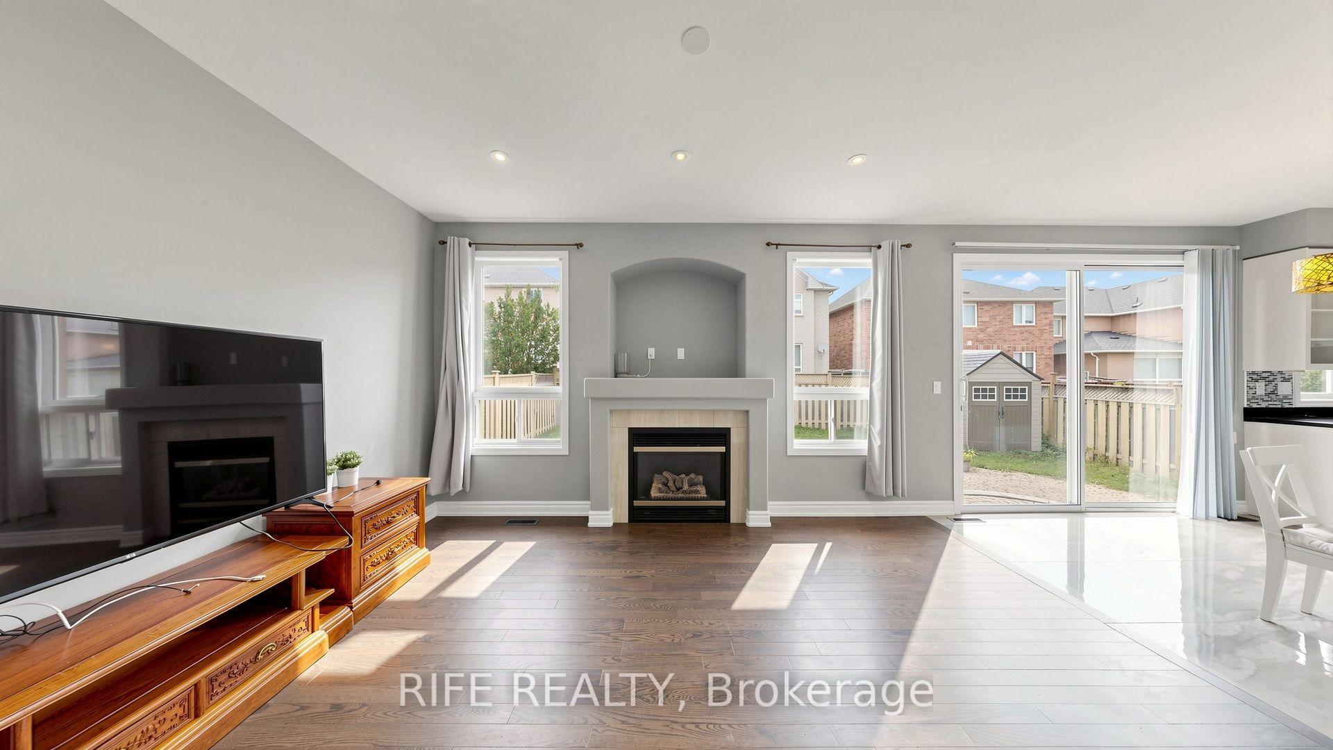 Photo 8 of 100 Castlemore Avenue, Markham, Berczy — HOMEH
