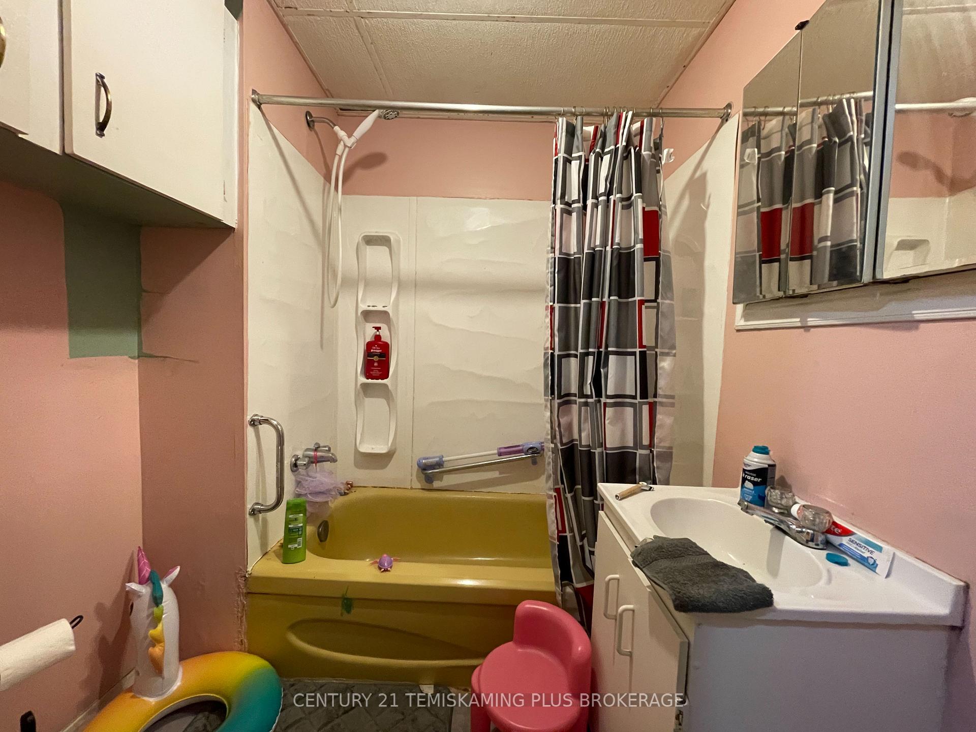 Photo 10 of 49 Cobalt Street, Cobalt — HOMEH