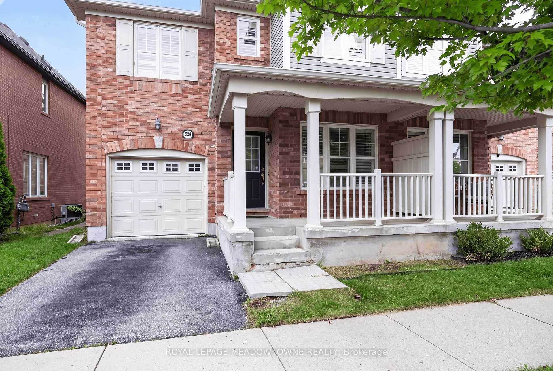 Photo 2 of 928 Raftis Crescent, Milton, Coates — HOMEH