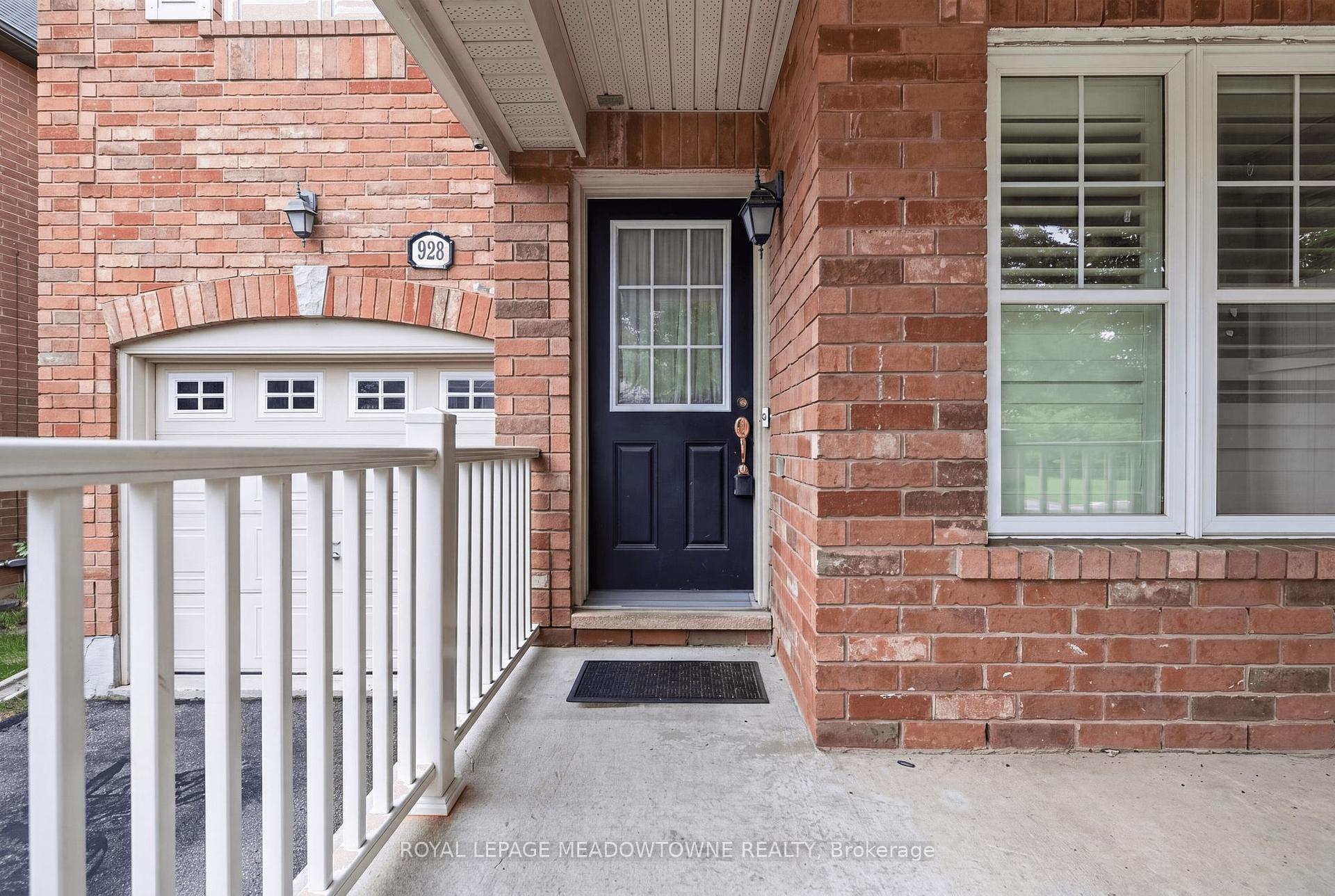 Photo 3 of 928 Raftis Crescent, Milton, Coates — HOMEH