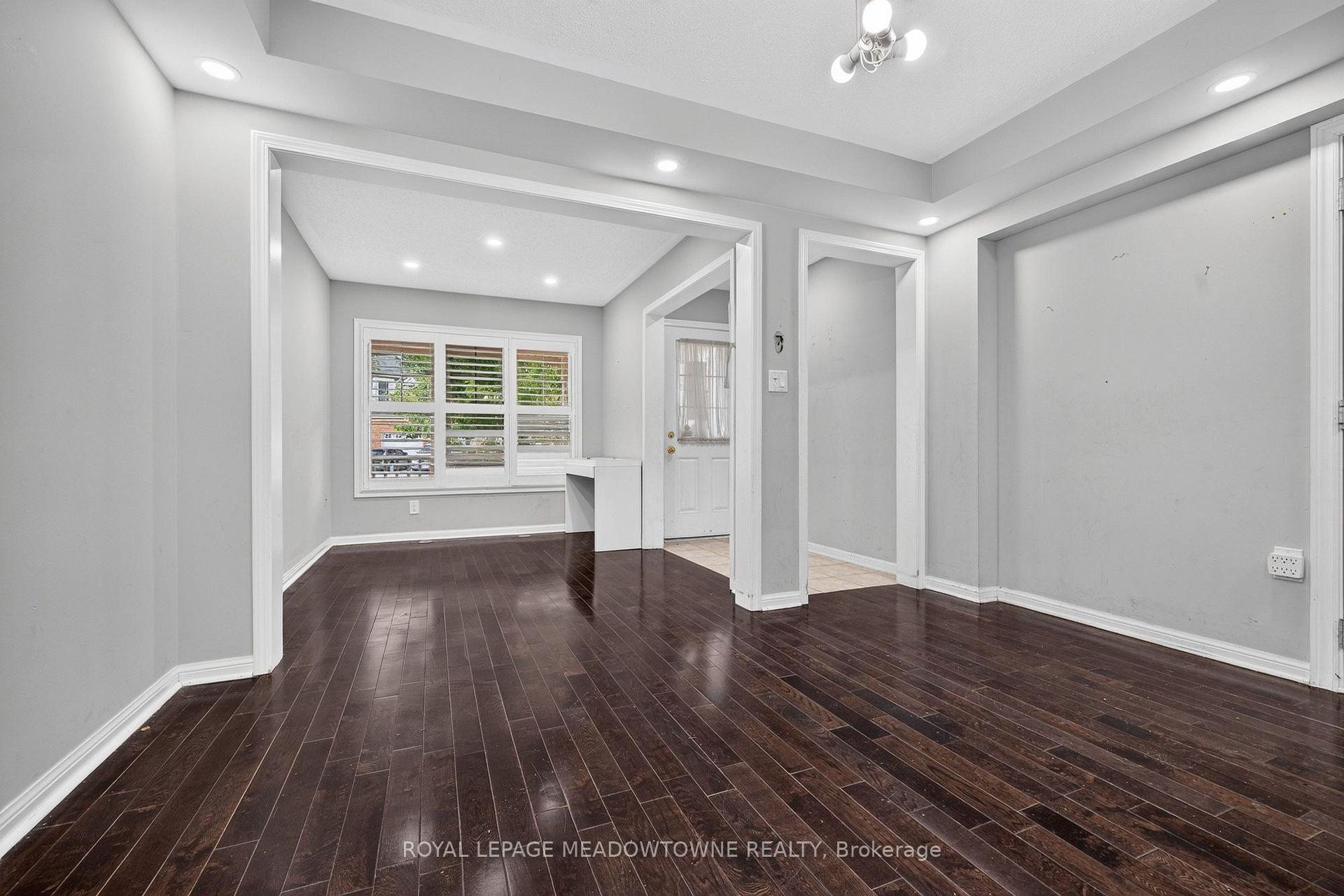 Photo 6 of 928 Raftis Crescent, Milton, Coates — HOMEH