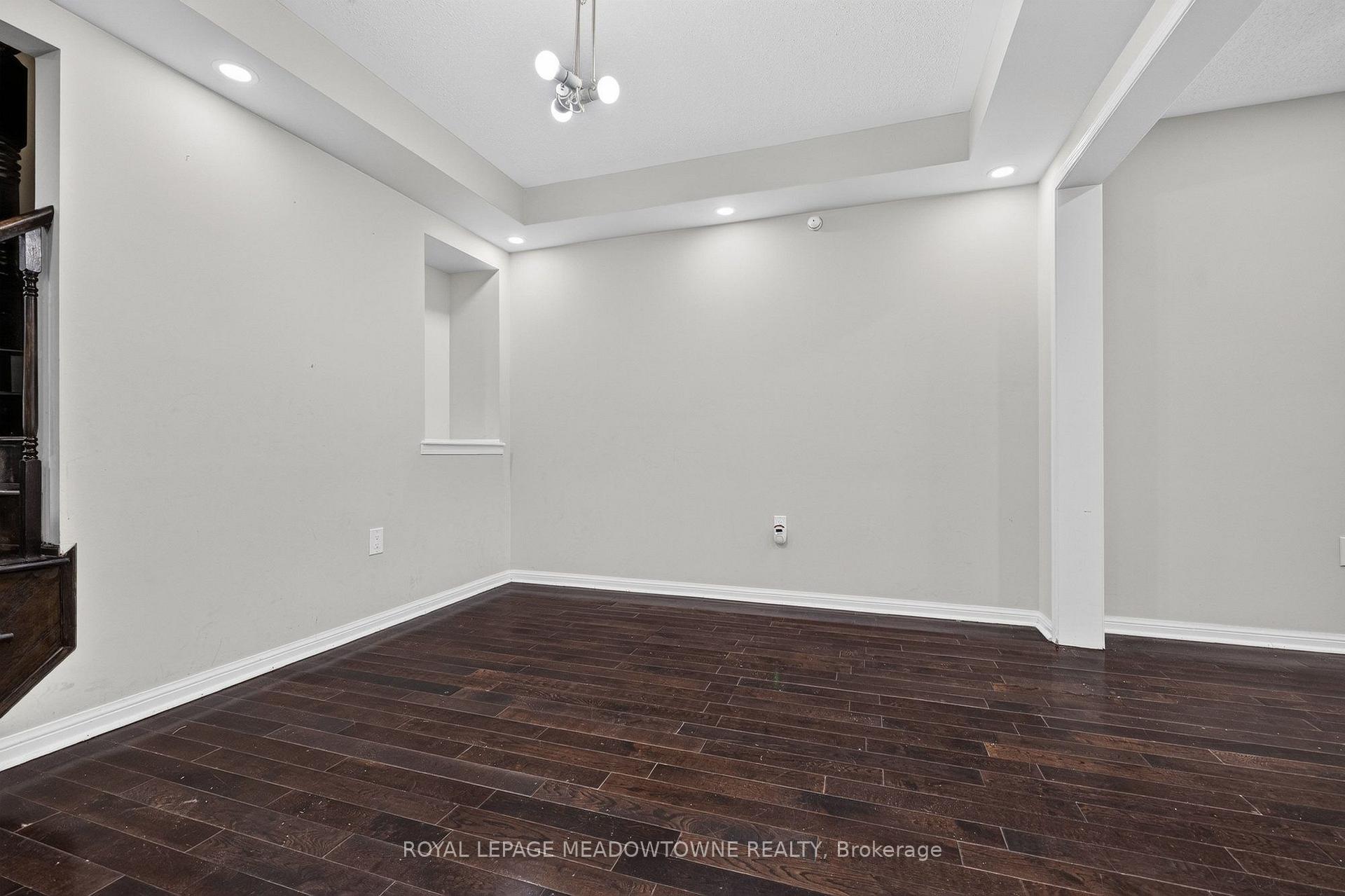 Photo 10 of 928 Raftis Crescent, Milton, Coates — HOMEH
