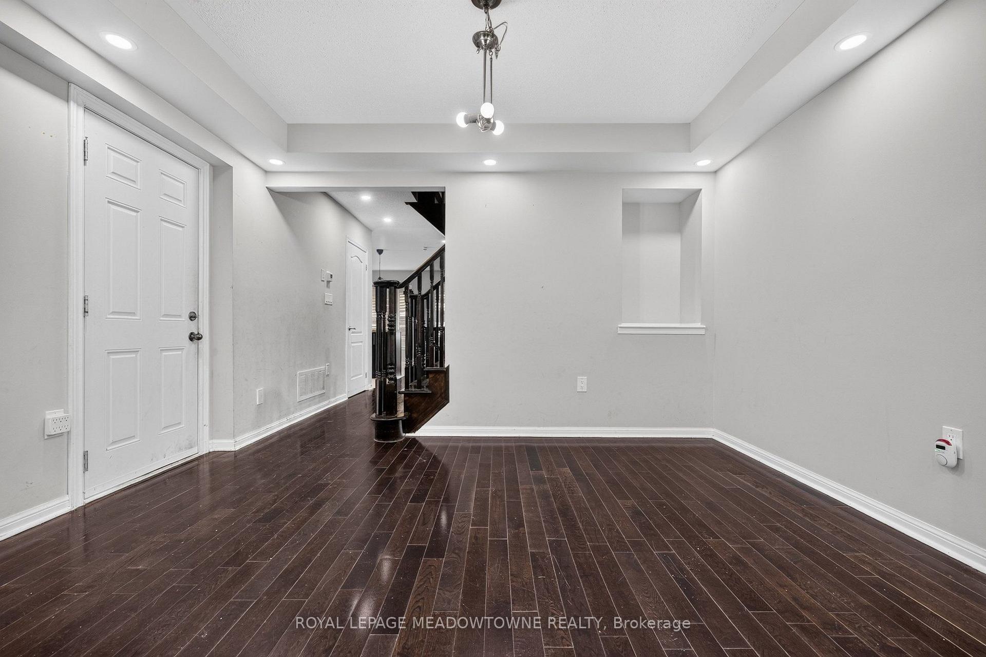 Photo 11 of 928 Raftis Crescent, Milton, Coates — HOMEH