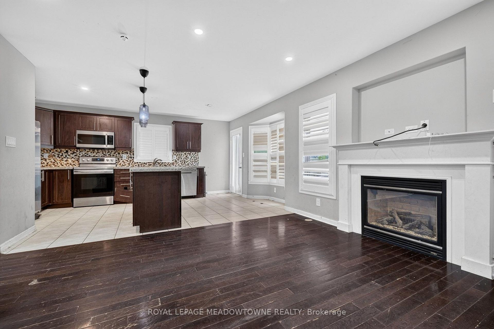 Photo 14 of 928 Raftis Crescent, Milton, Coates — HOMEH