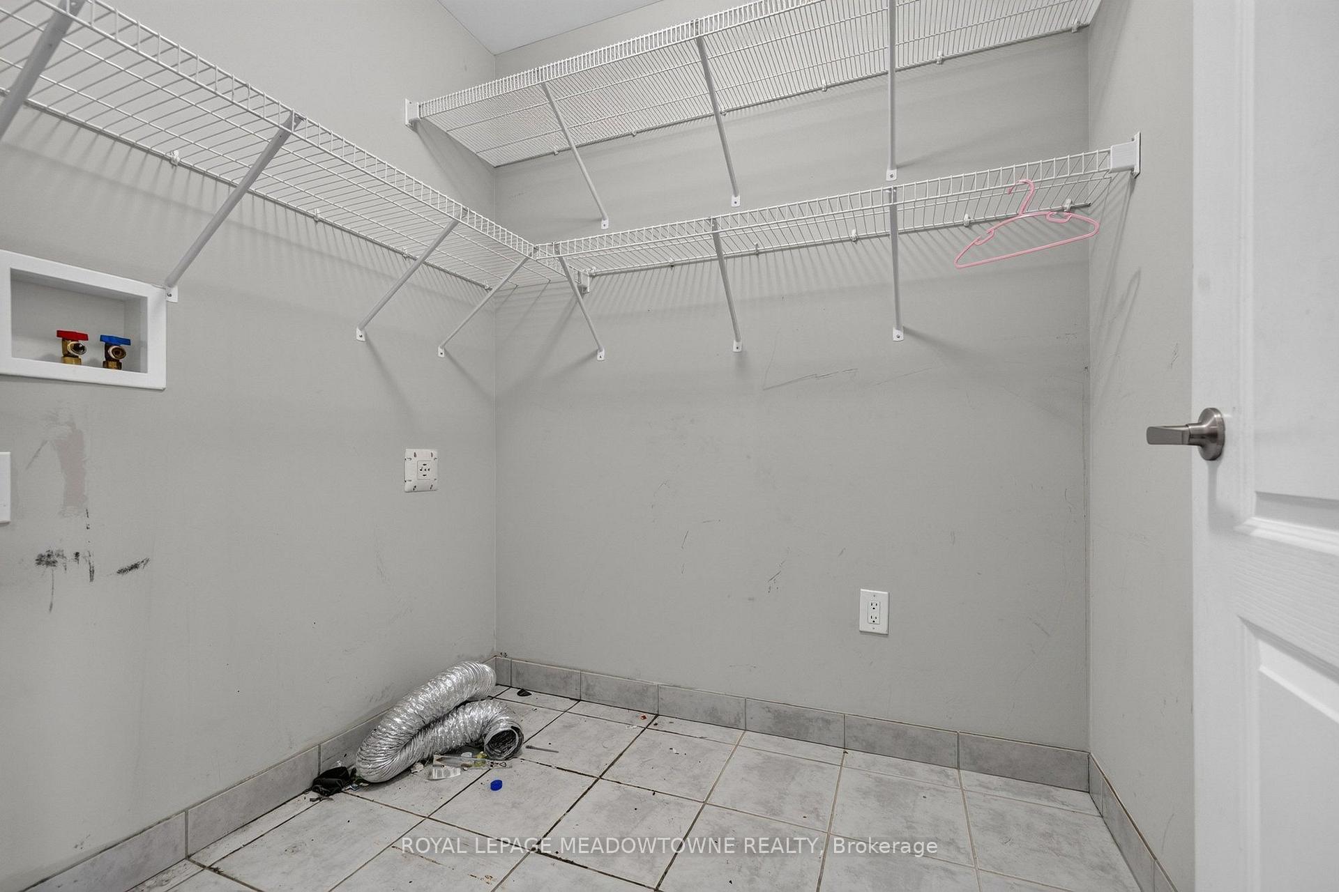Photo 23 of 928 Raftis Crescent, Milton, Coates — HOMEH