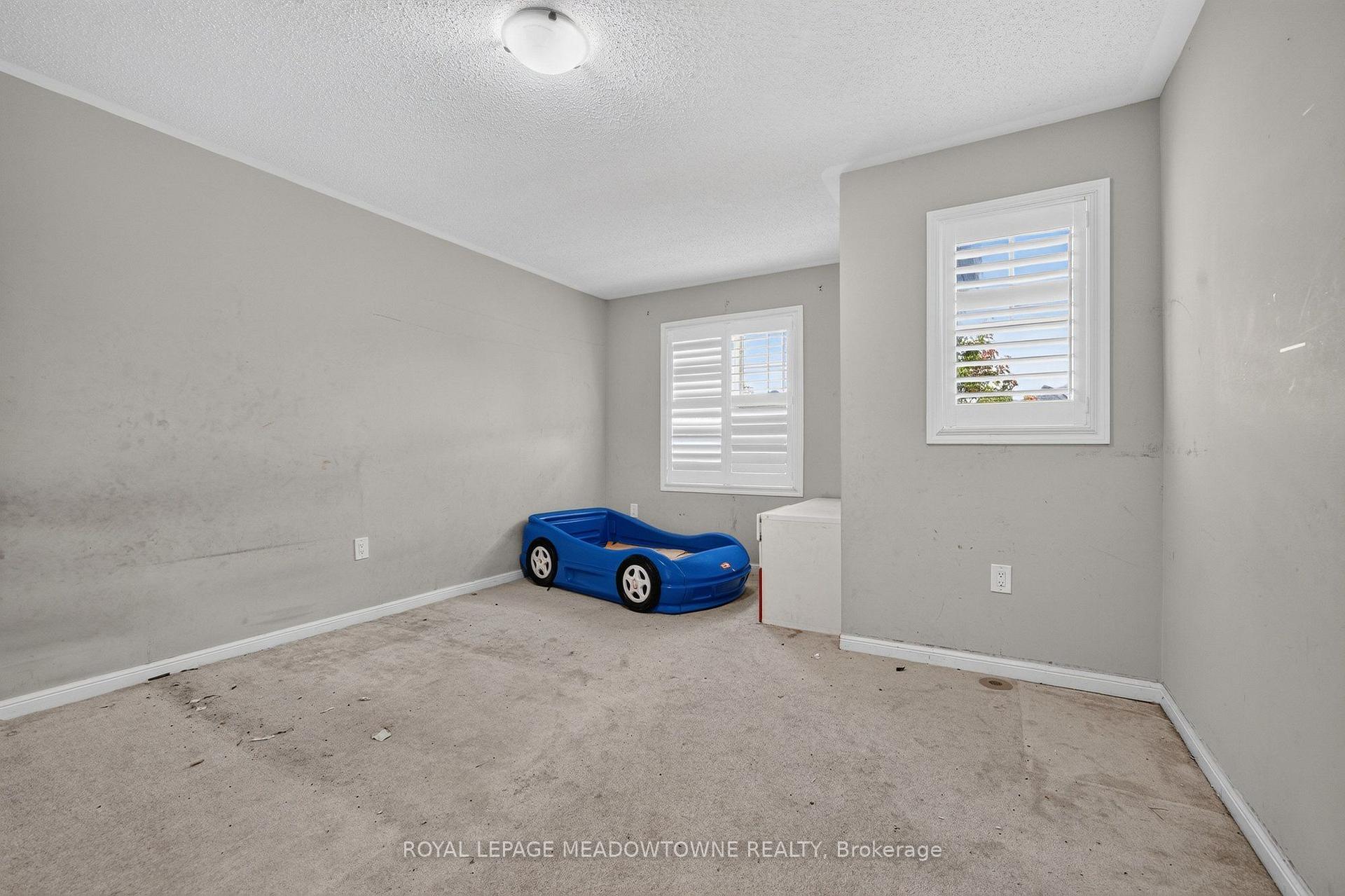 Photo 25 of 928 Raftis Crescent, Milton, Coates — HOMEH