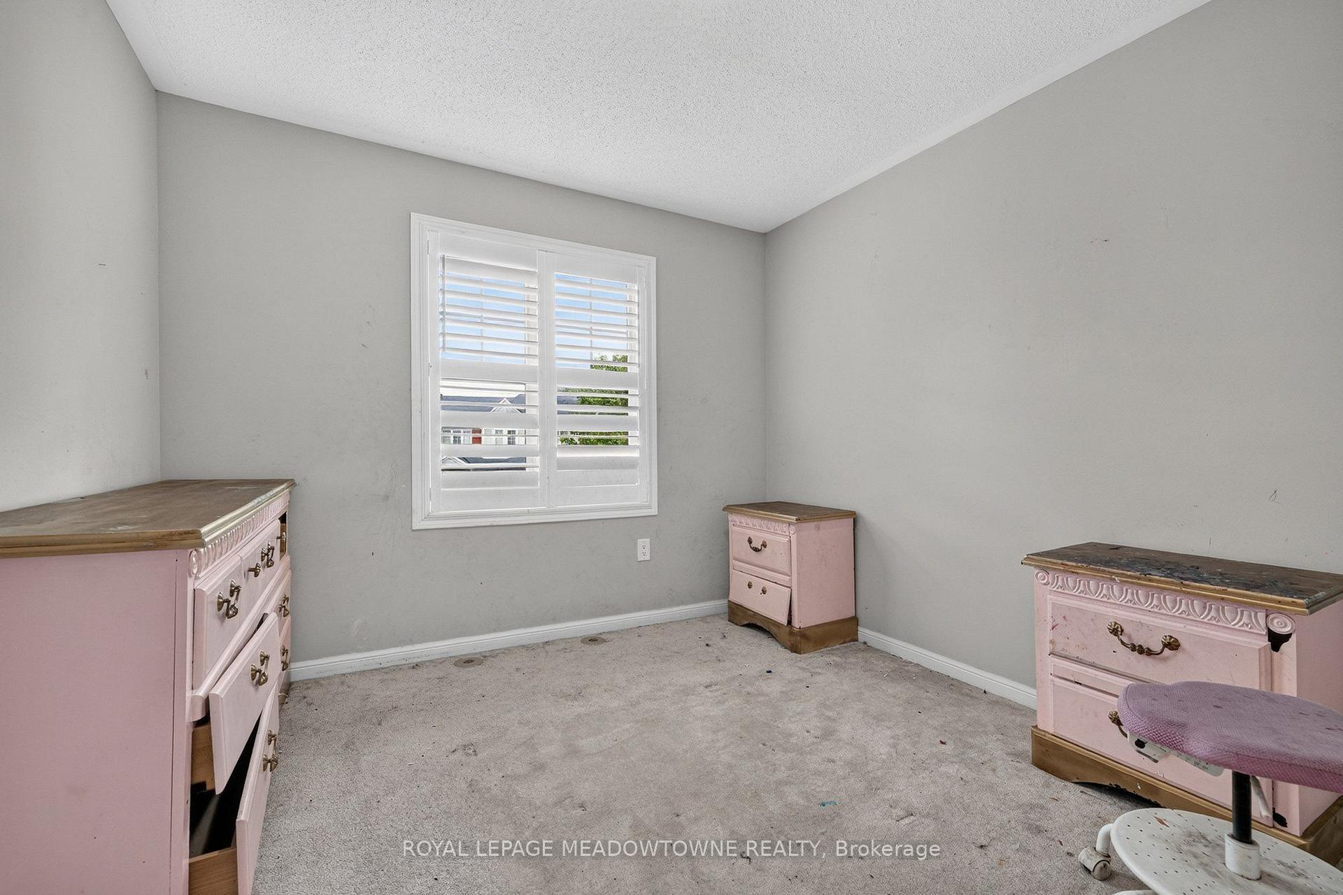 Photo 26 of 928 Raftis Crescent, Milton, Coates — HOMEH