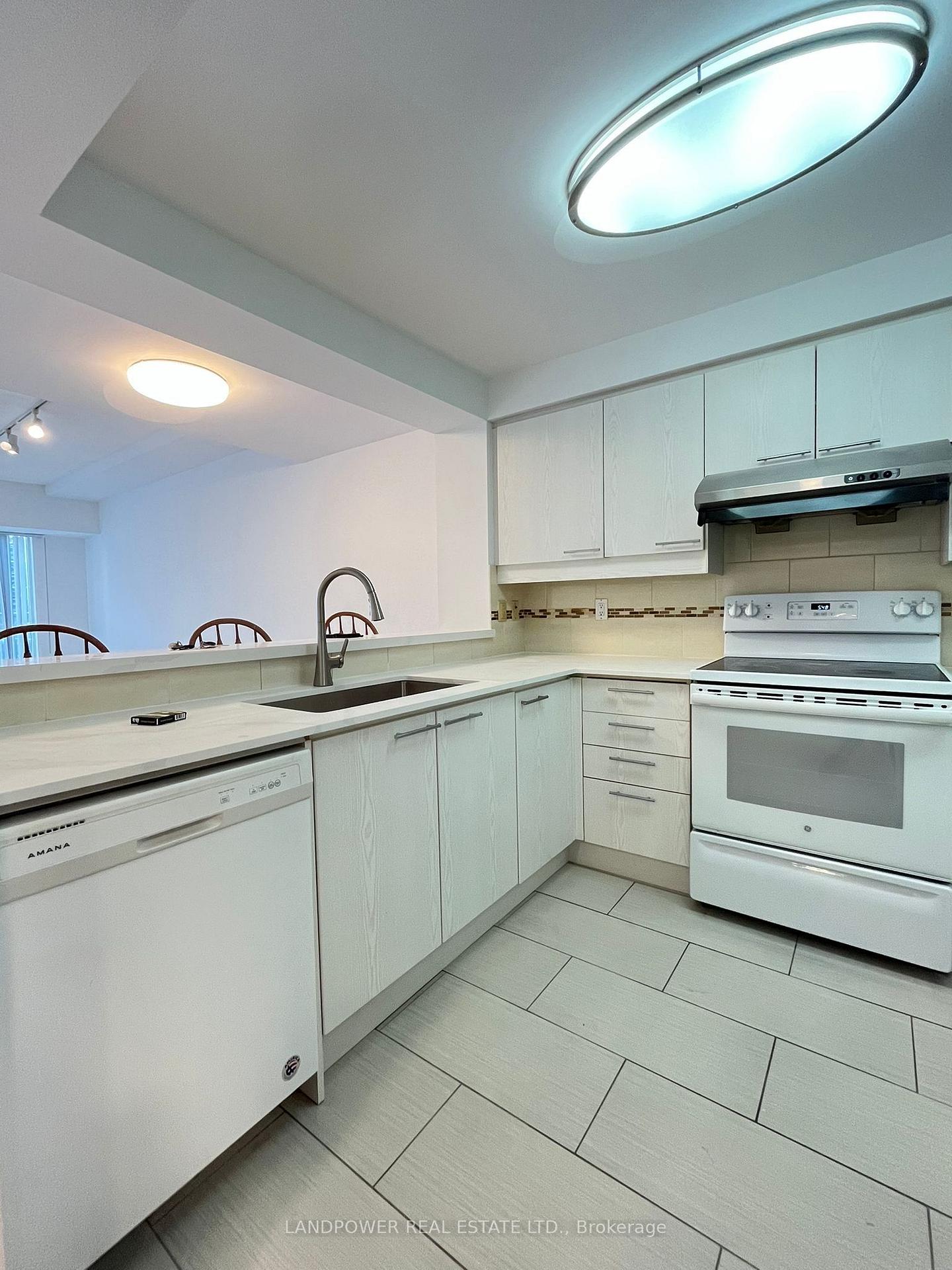 Front of Unit PH202, 18 Hollywood Avenue
