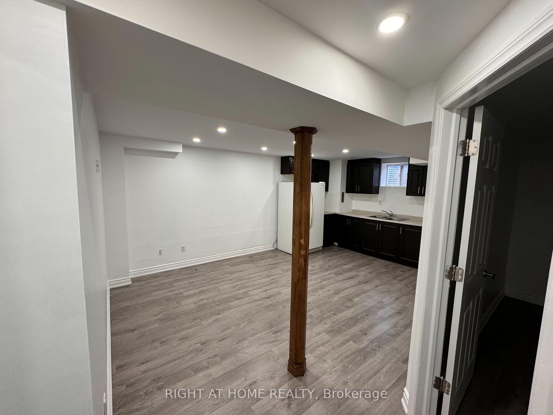 Photo 4 of 898 Philbrook Drive, Milton, Coates — HOMEH